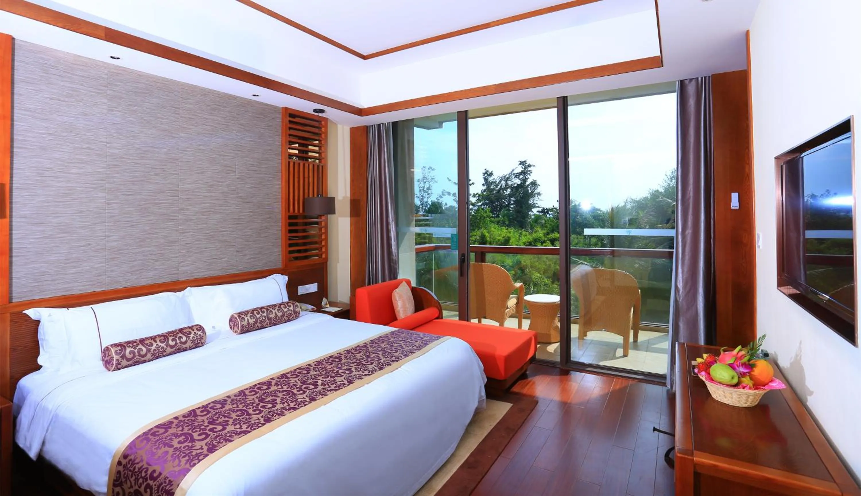 Bed in Yalong Bay Mangrove Tree Resort