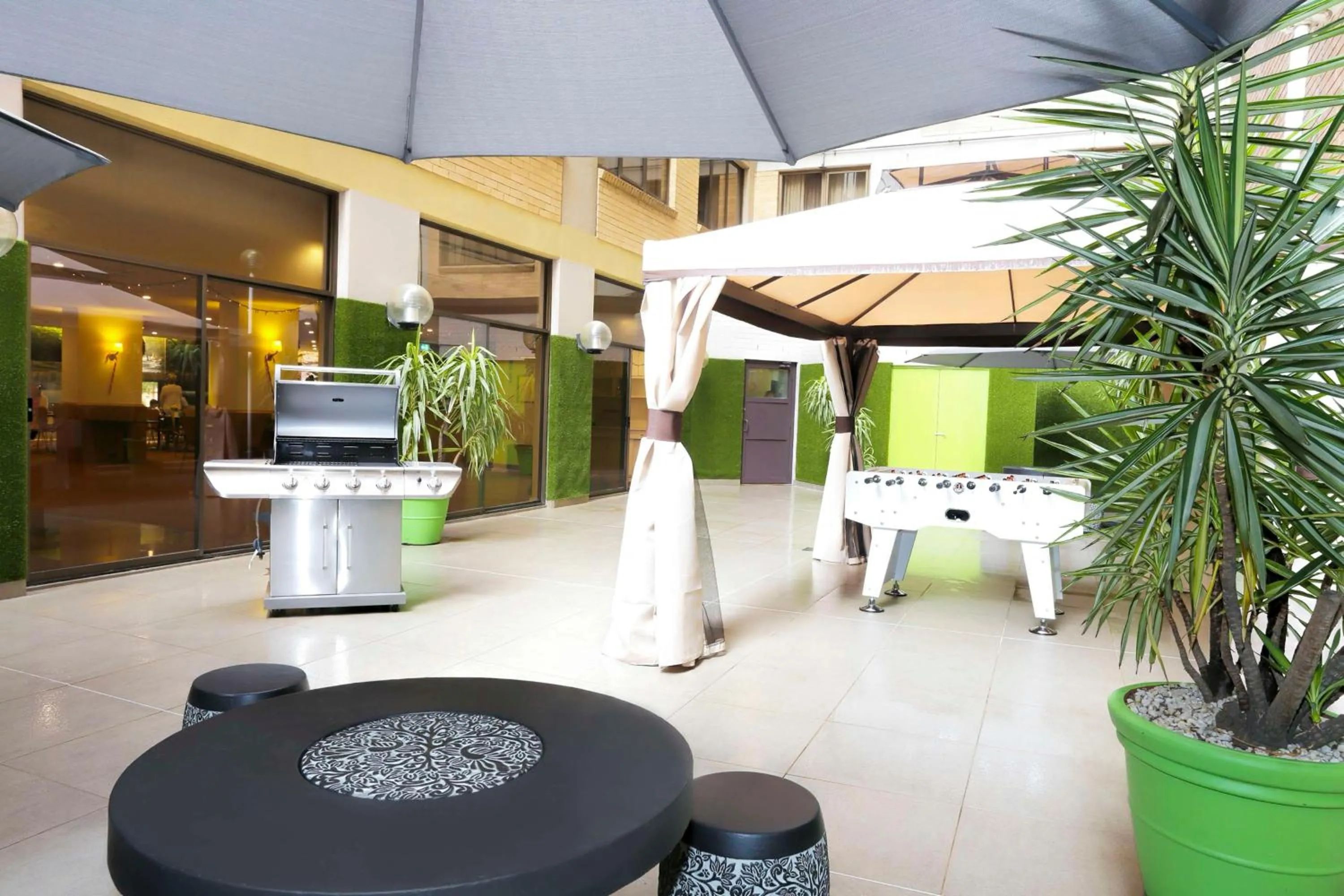 Restaurant/places to eat in Metro Hotel Marlow Sydney Central