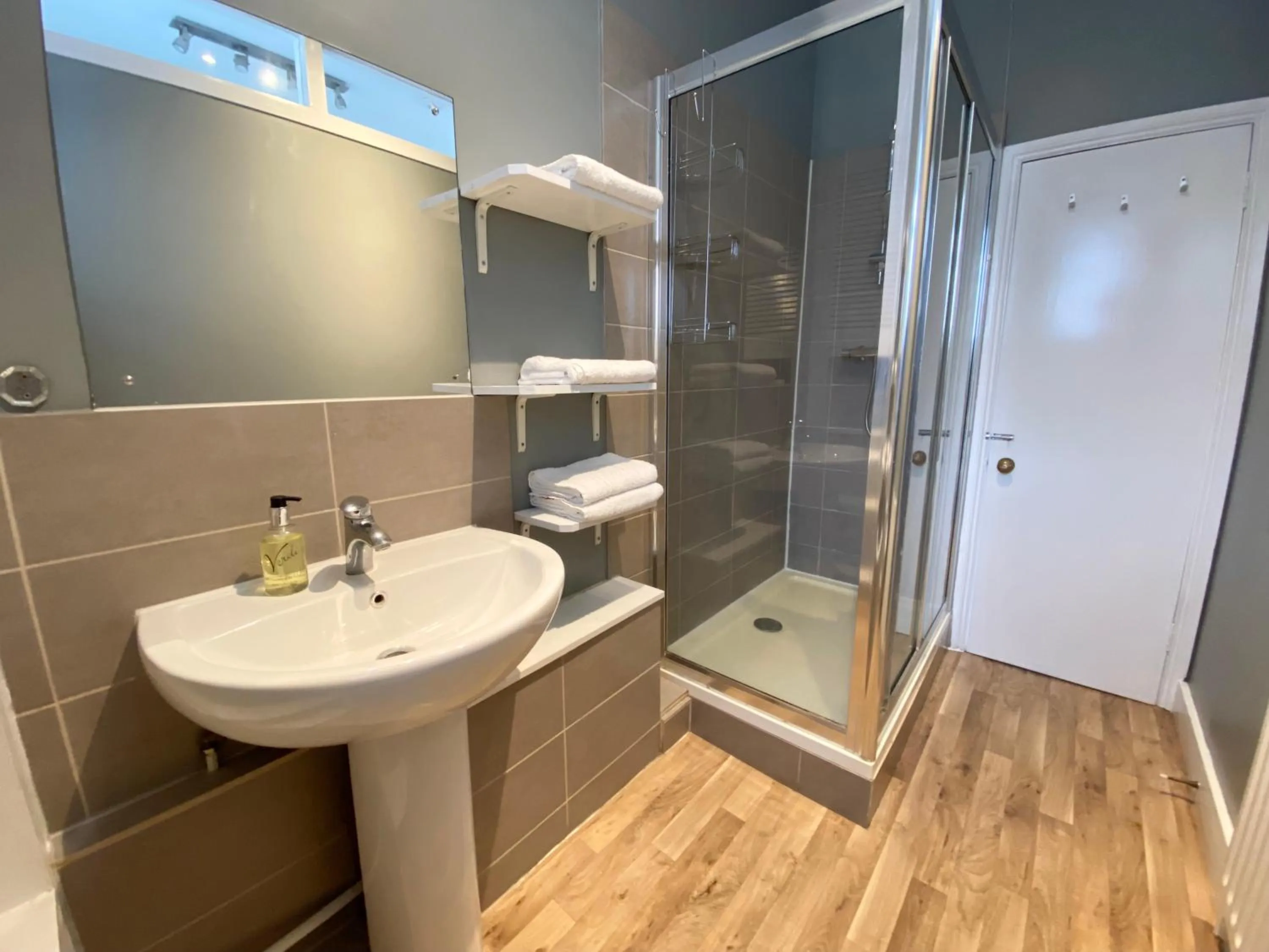 Shower in Stylish Maisonette and Studio in Victoria