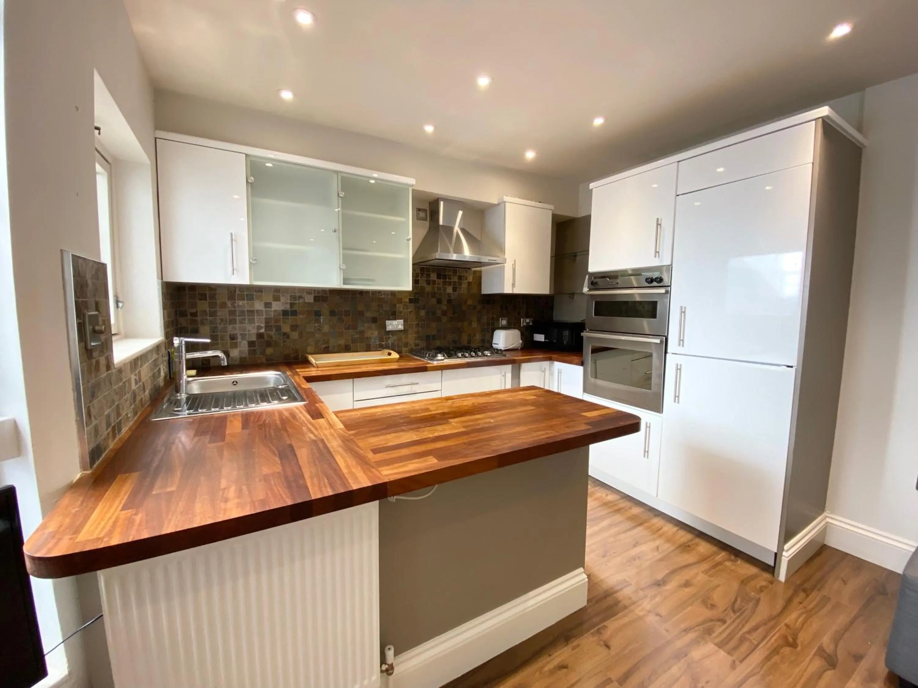 Kitchen or kitchenette in Stylish Maisonette and Studio in Victoria