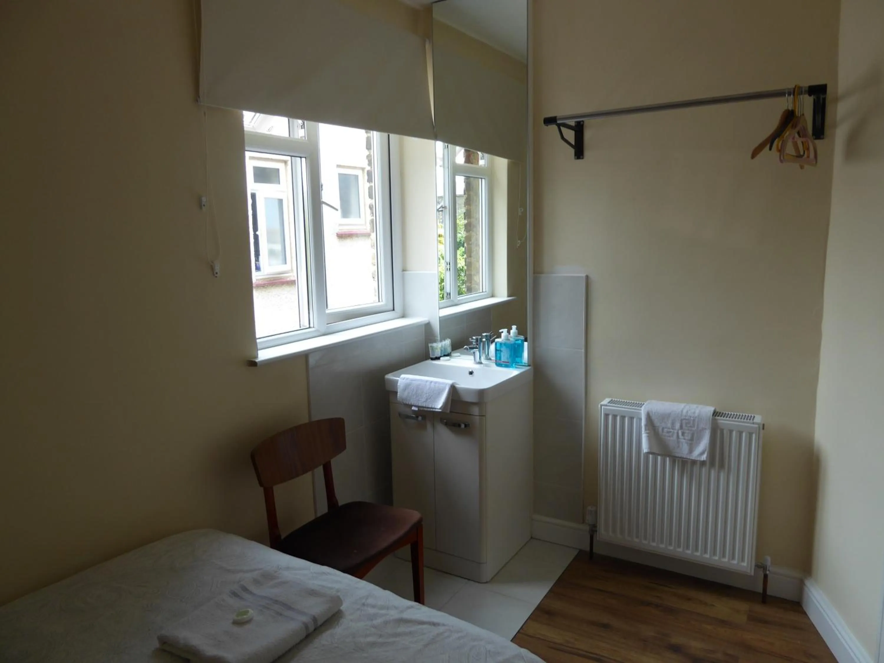 Bedroom, Bed in Shenandoah House