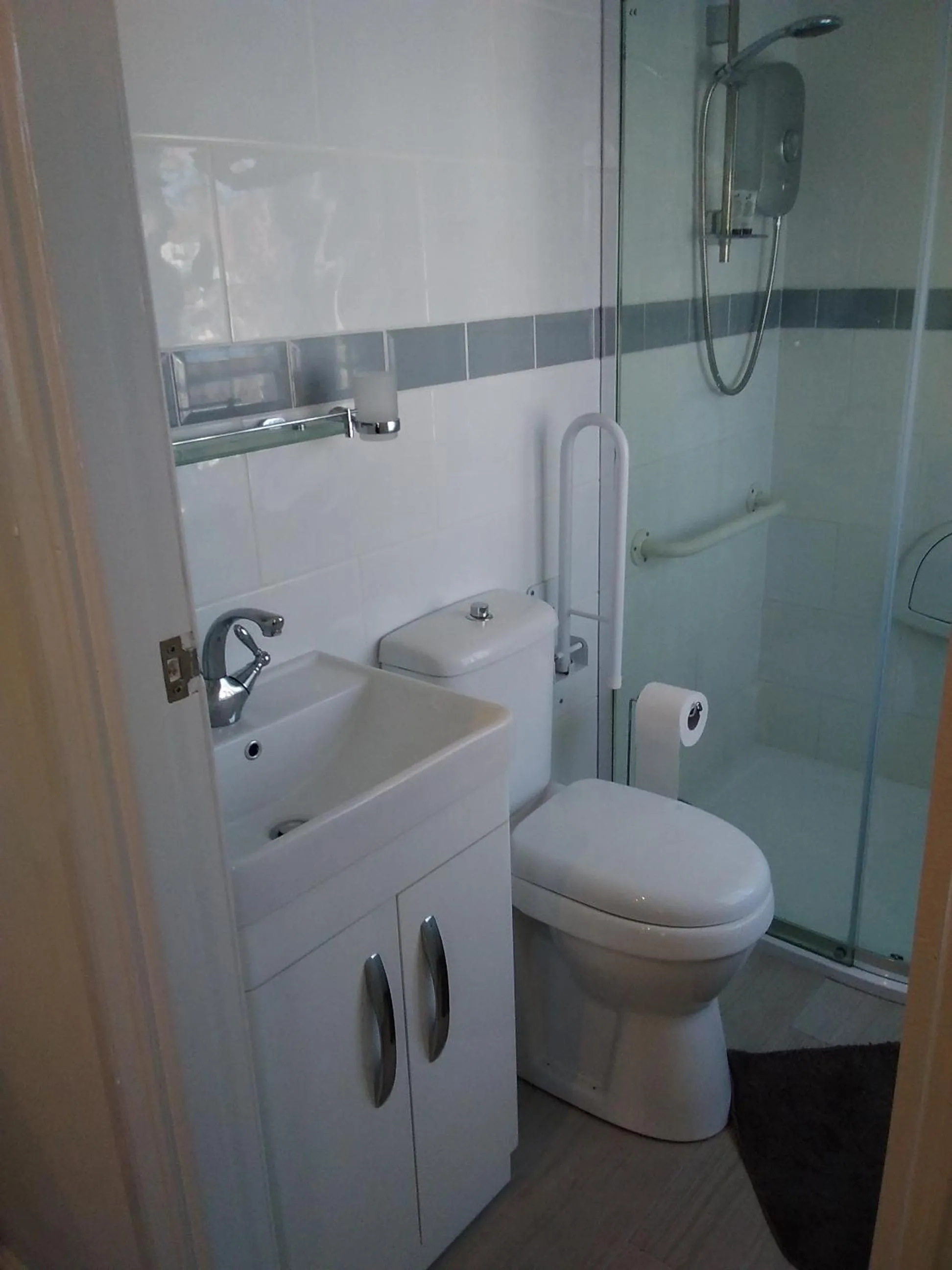 Bathroom in Shenandoah House
