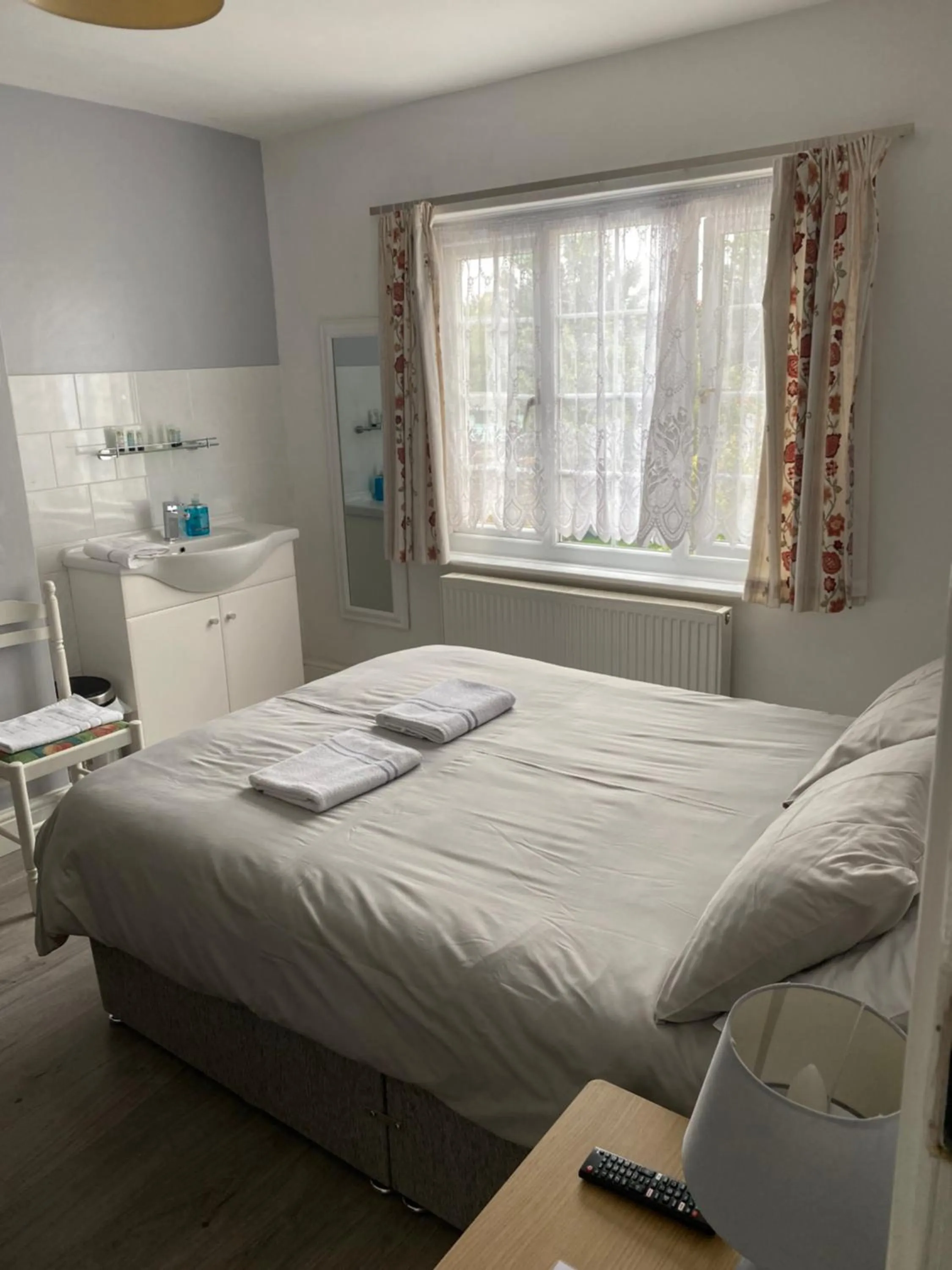 Bedroom, Bed in Shenandoah House