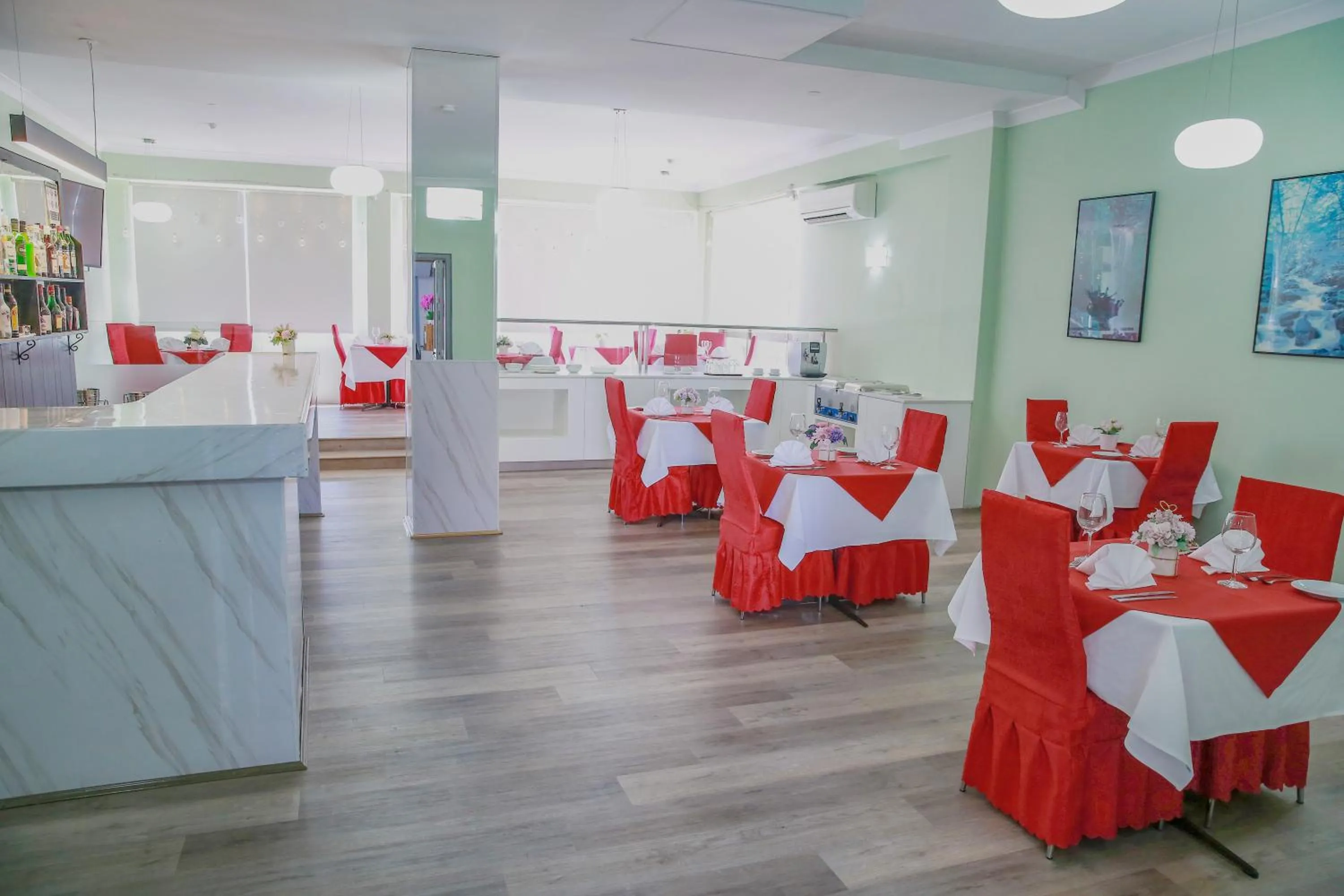 Restaurant/places to eat in Ryde Inn