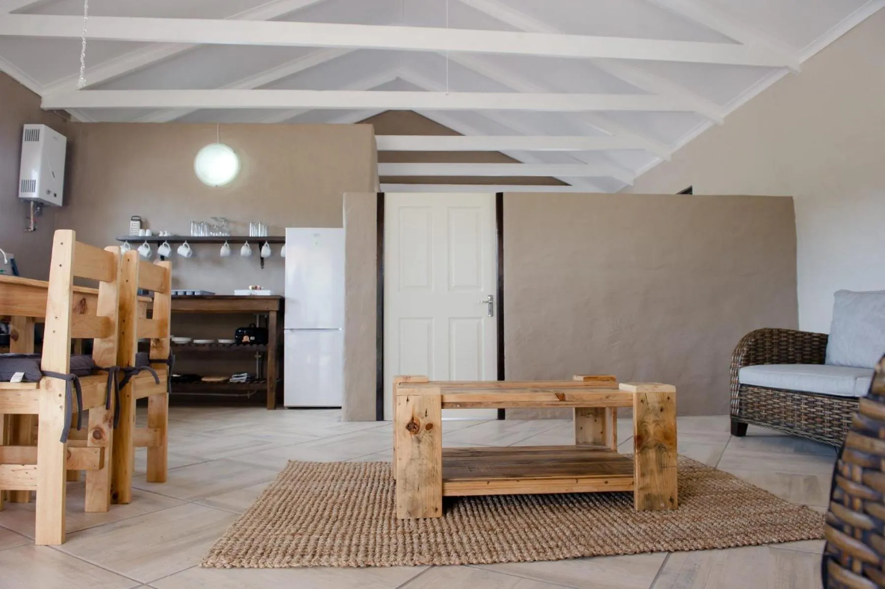 Kitchen or kitchenette in African Game Lodge