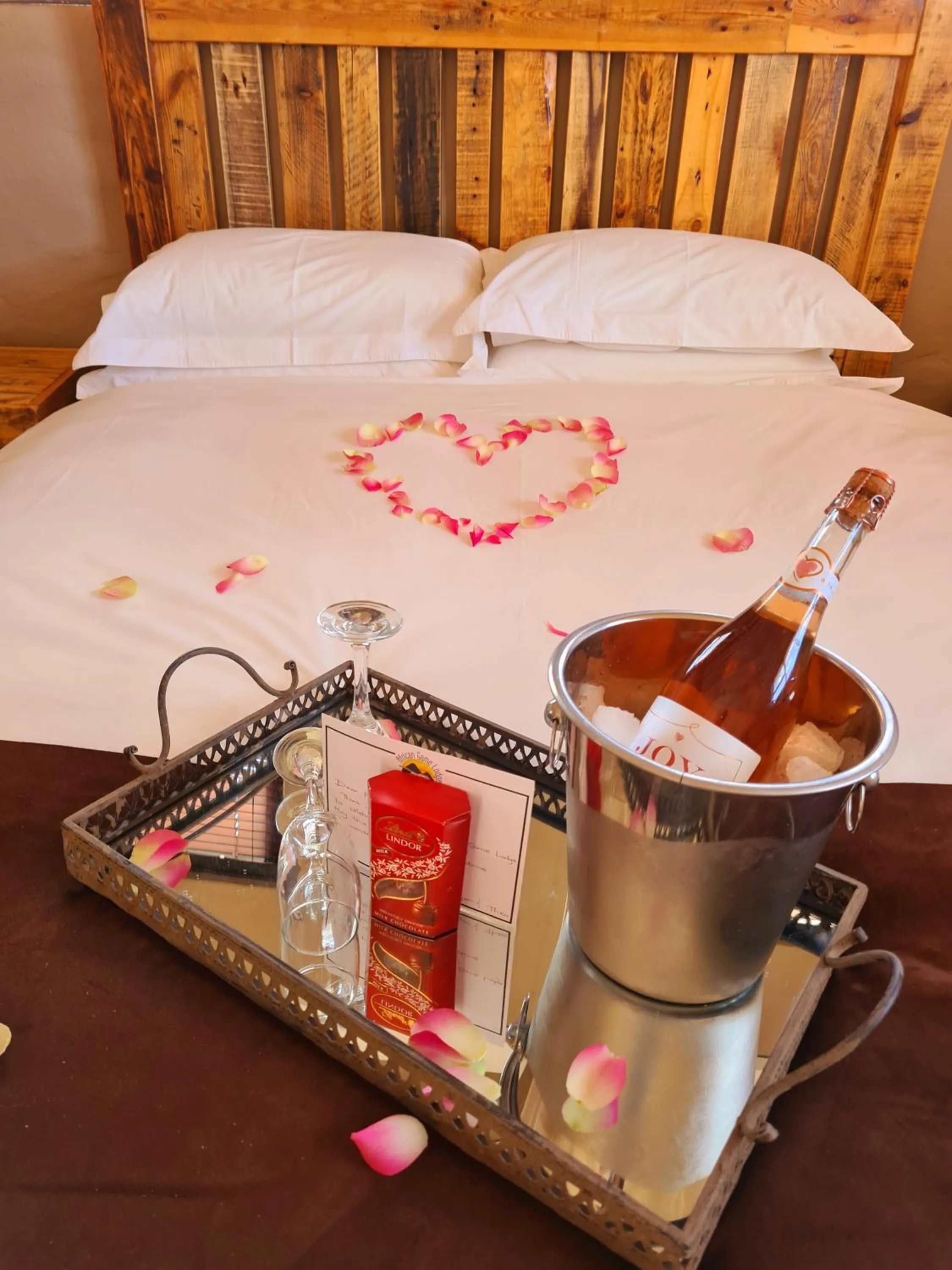 Food and drinks, Bed in African Game Lodge