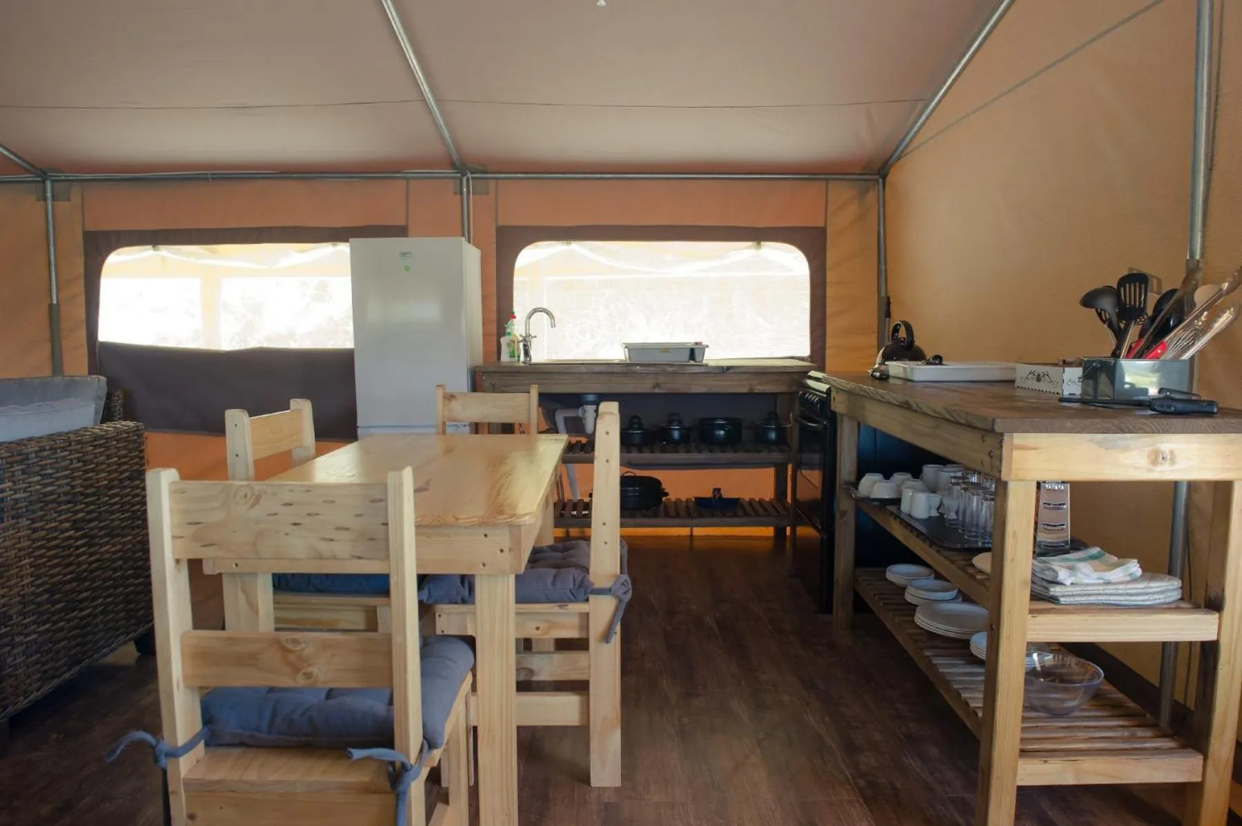 Kitchen or kitchenette in African Game Lodge