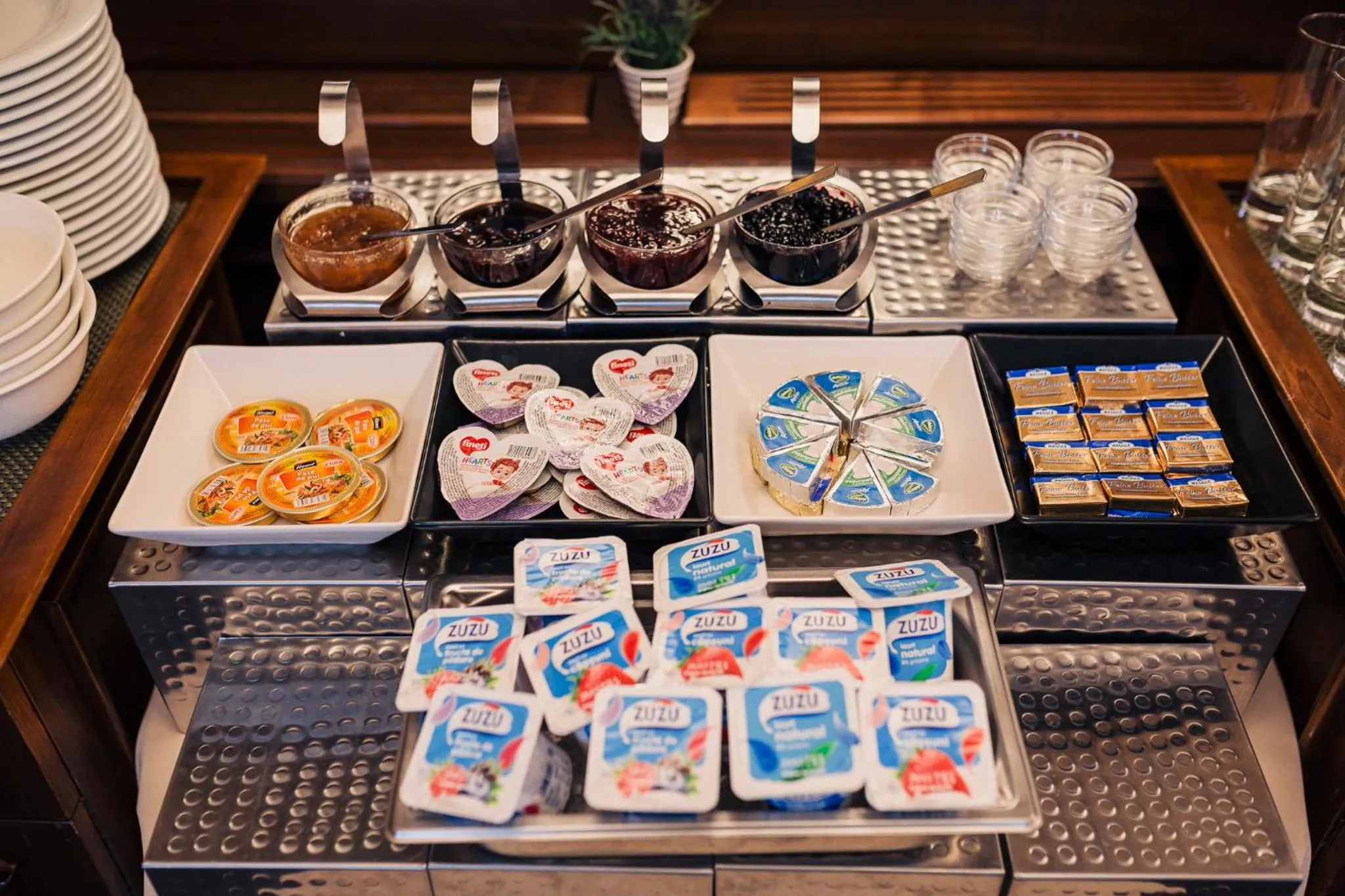 Buffet breakfast in Hotel Meridian