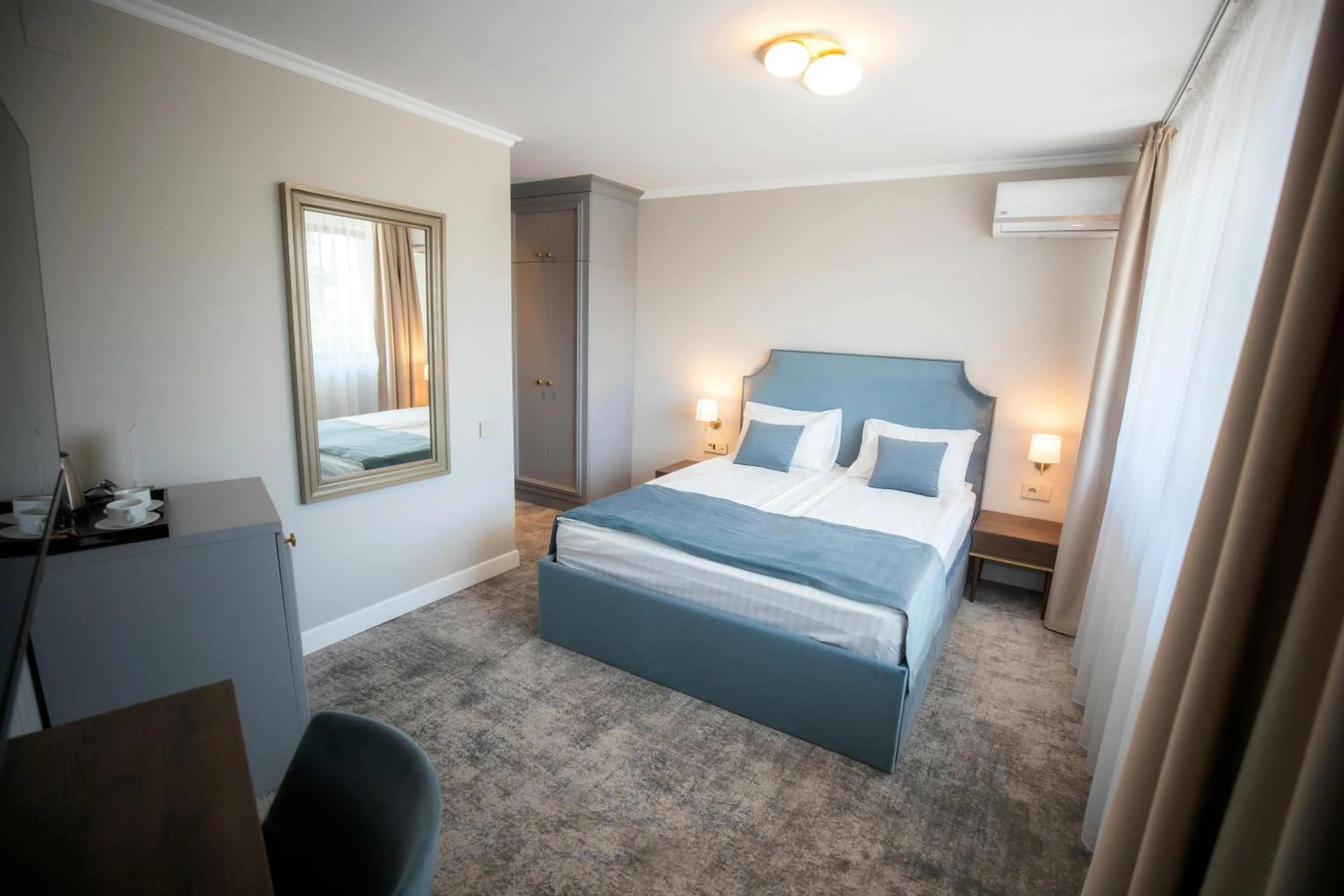 Photo of the whole room, Bed in Hotel Meridian