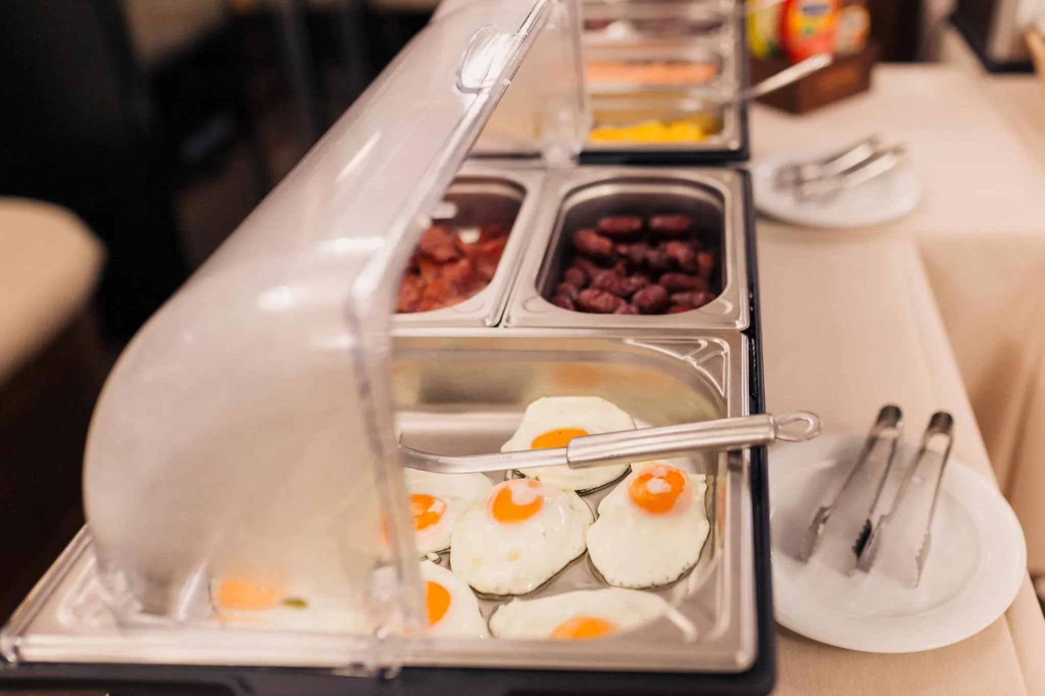 Breakfast in Hotel Meridian