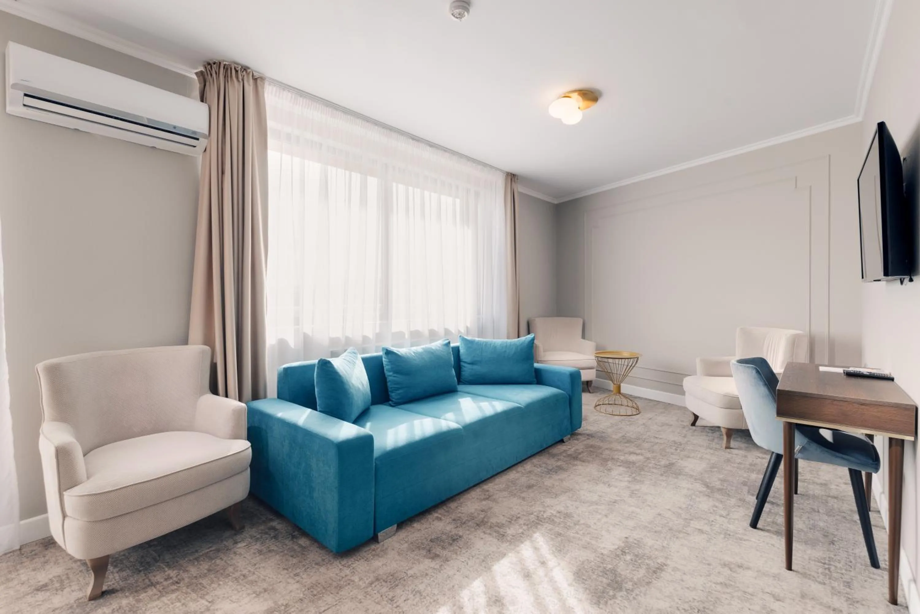 TV and multimedia in Hotel Meridian