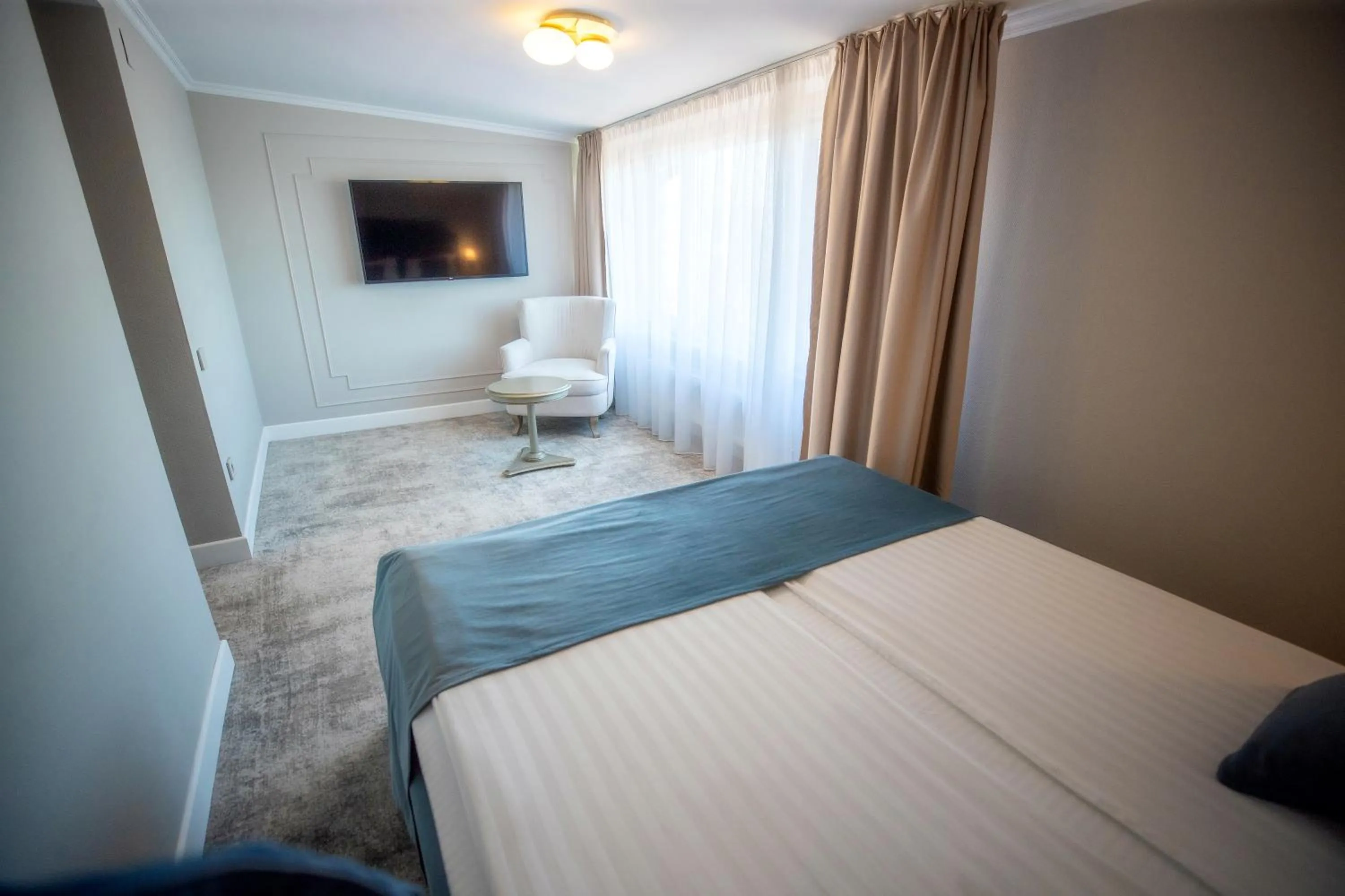 Photo of the whole room, Bed in Hotel Meridian