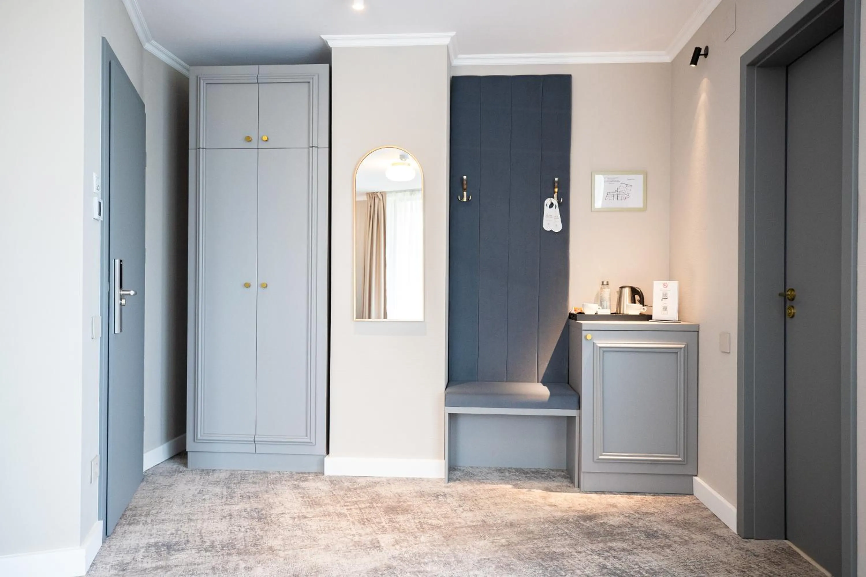 minibar in Hotel Meridian