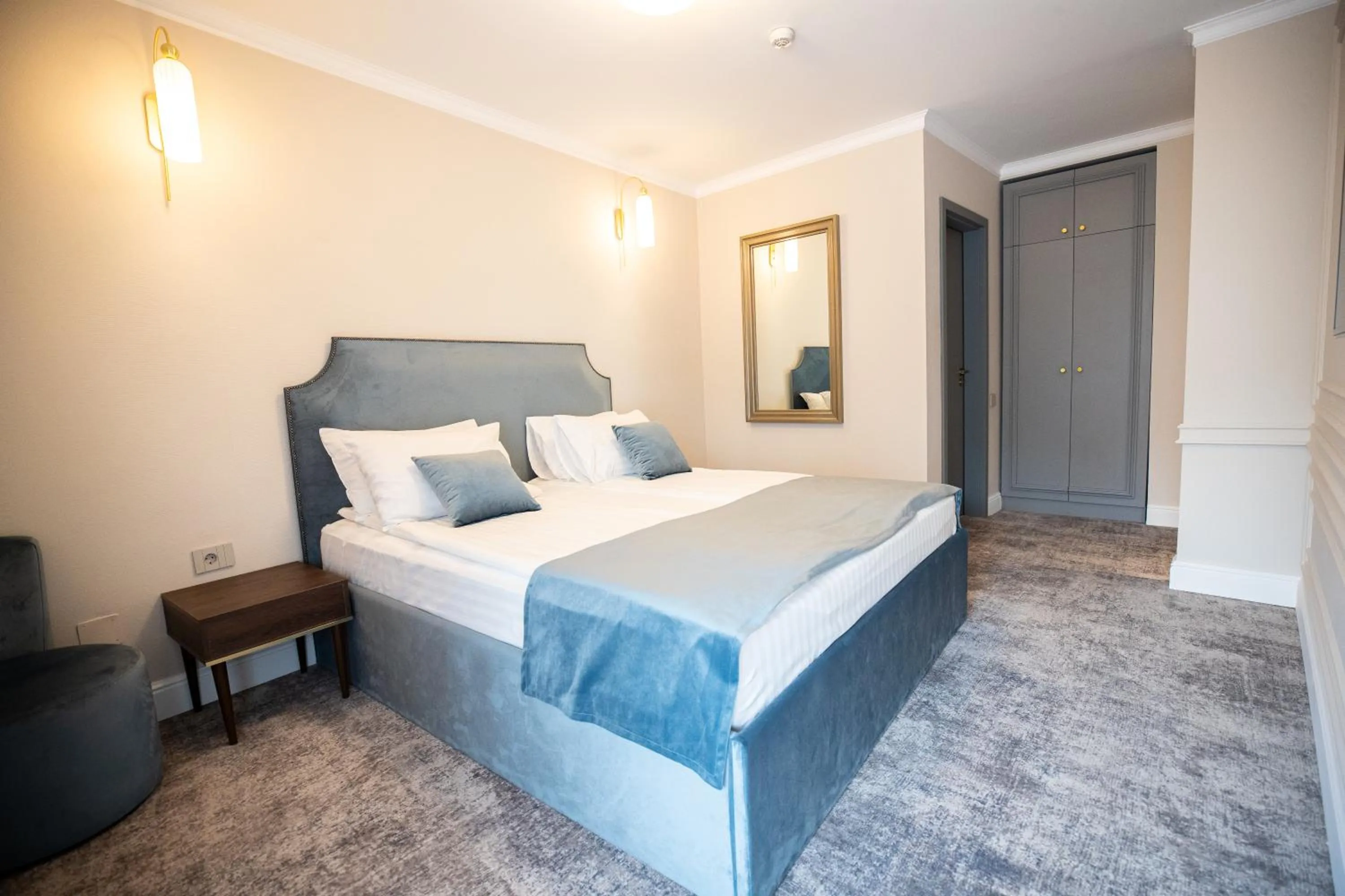 Bedroom, Bed in Hotel Meridian