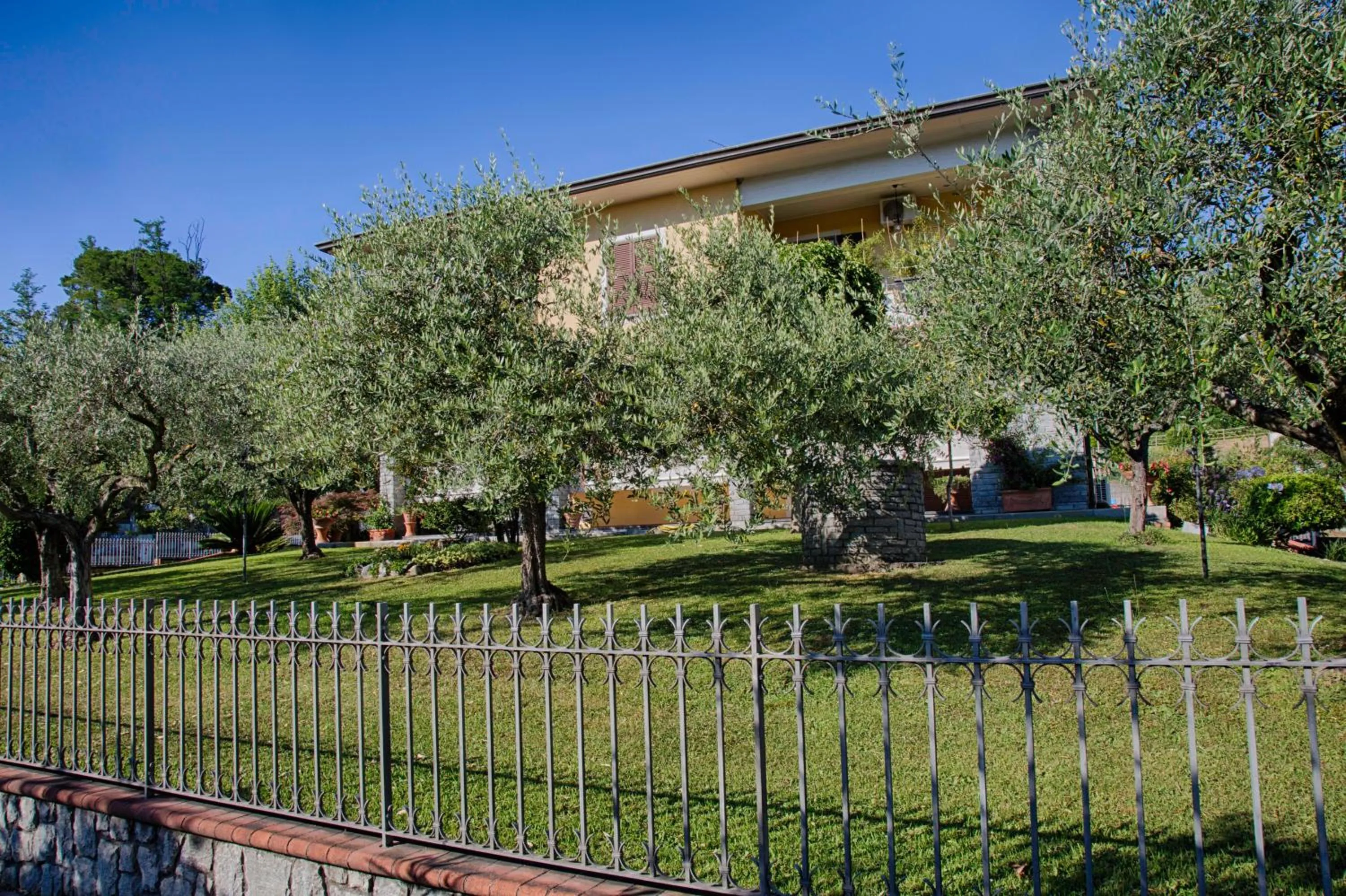 Facade/entrance in aMarti Suites B&B