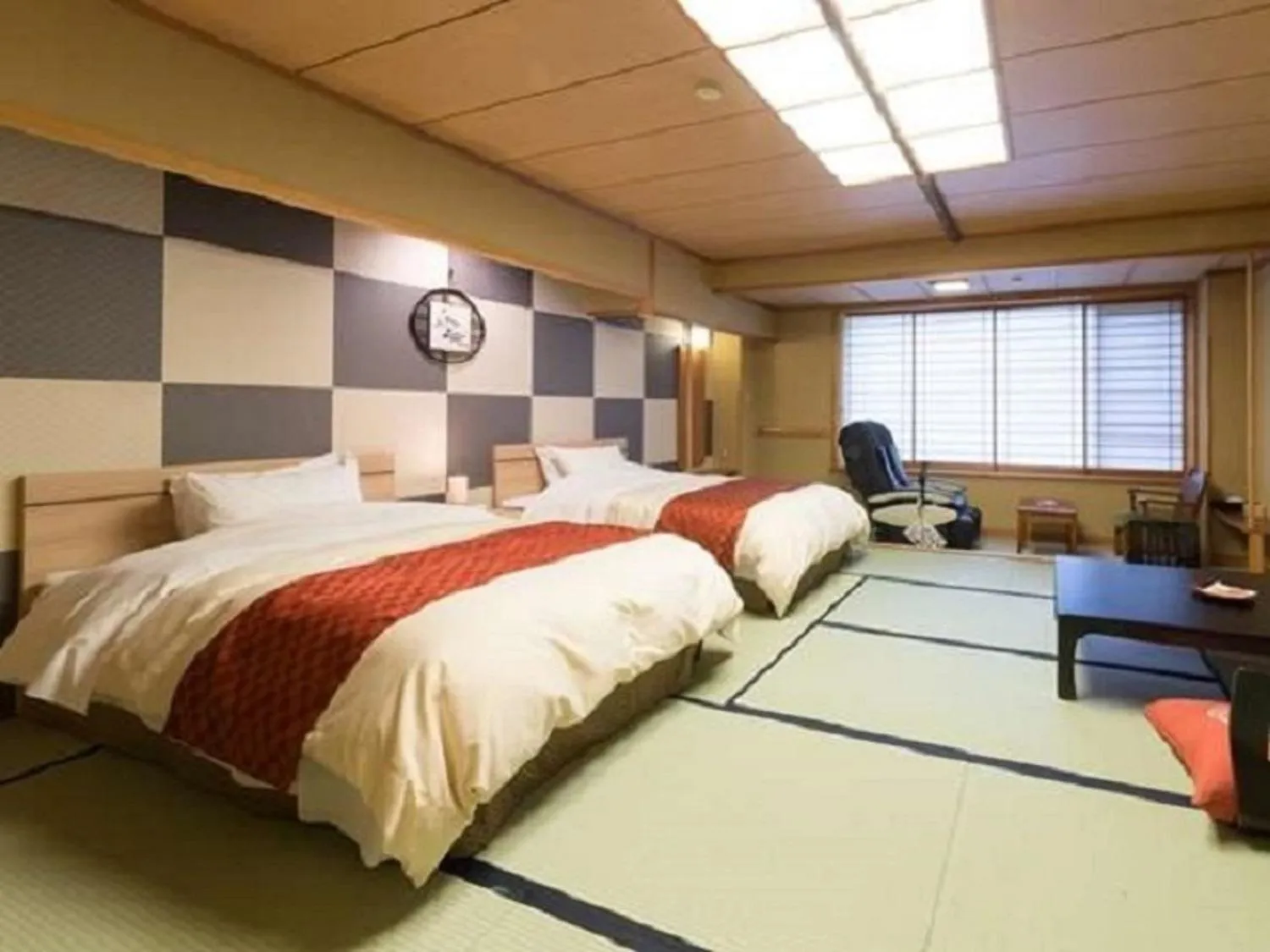 Bed in Hotel Oyanagi
