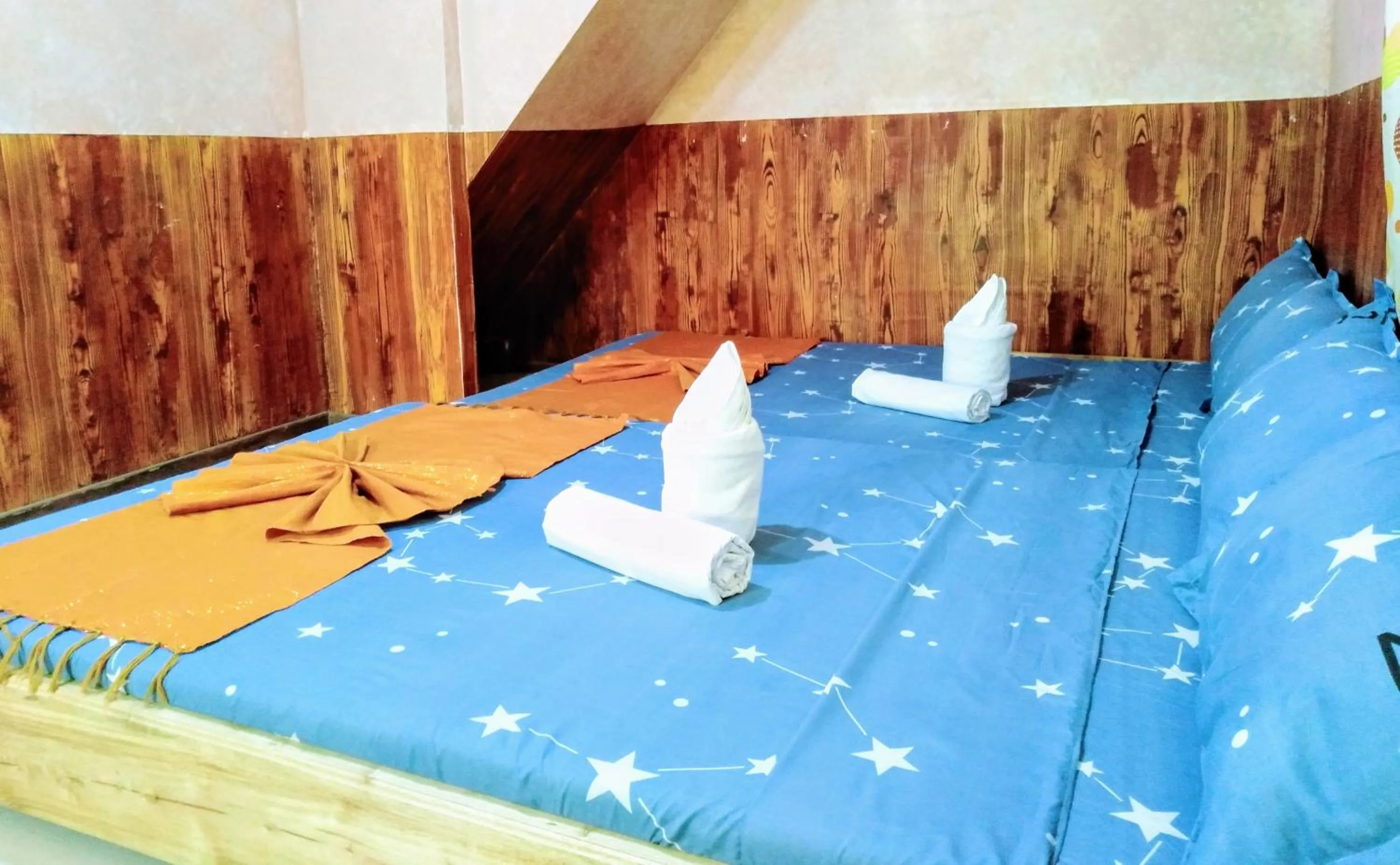 Bed in Blue Lagoon Inn and Restaurant, Pagudpud