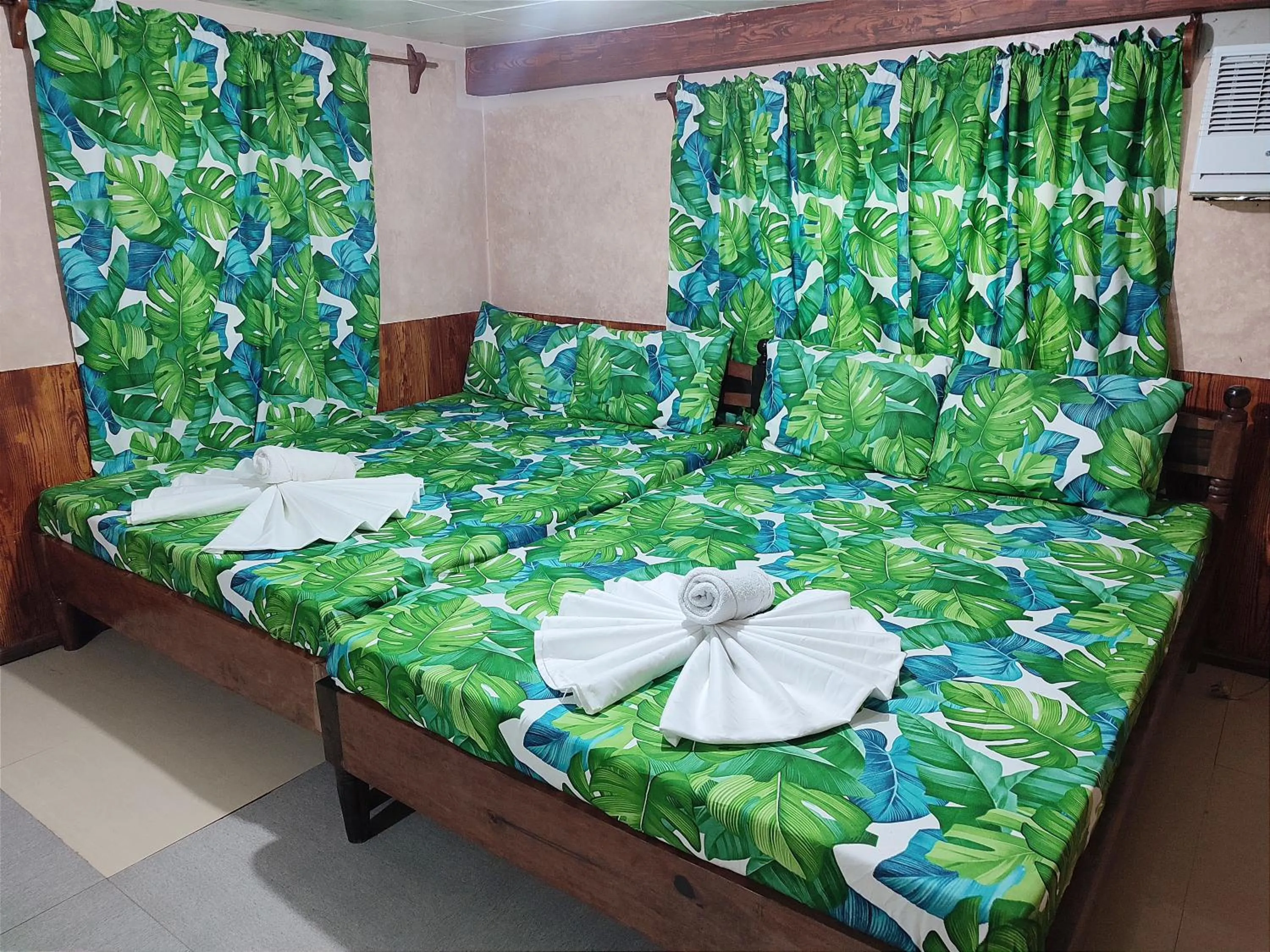 Bed in Blue Lagoon Inn and Restaurant, Pagudpud