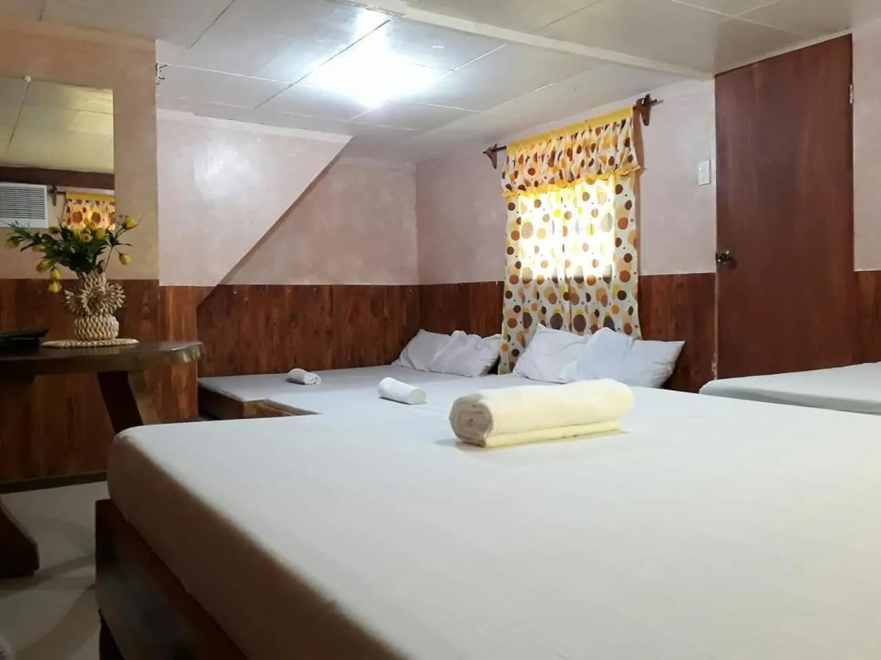 Bed in Blue Lagoon Inn and Restaurant, Pagudpud