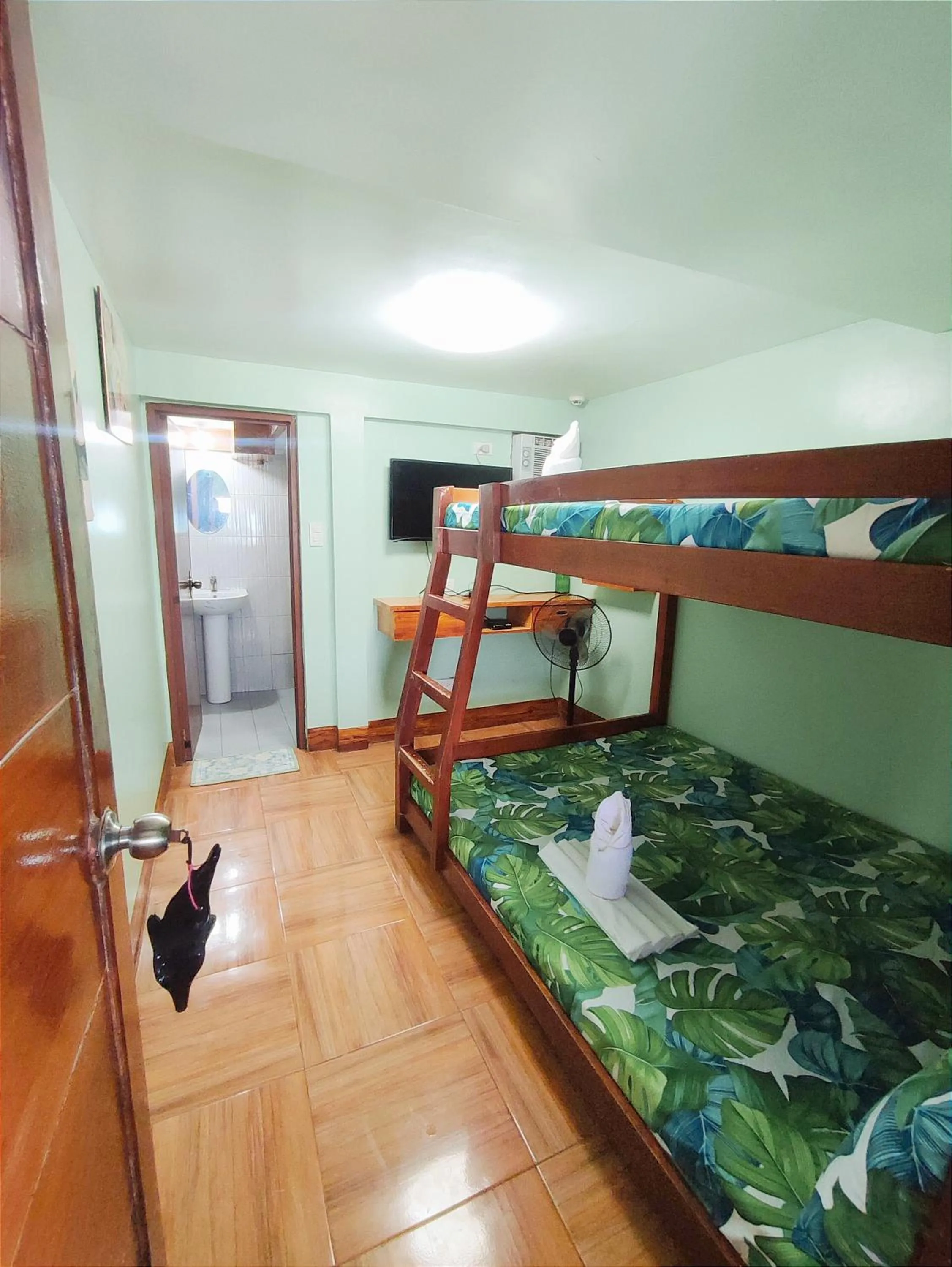 Bed in Blue Lagoon Inn and Restaurant, Pagudpud