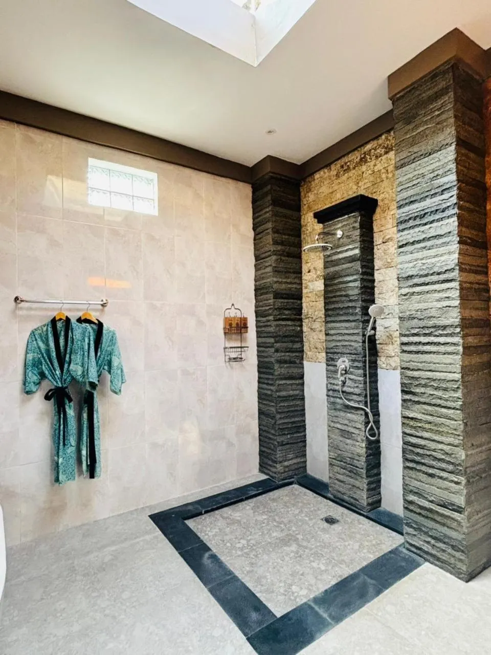 Shower in Uma Galih Ubud Villa