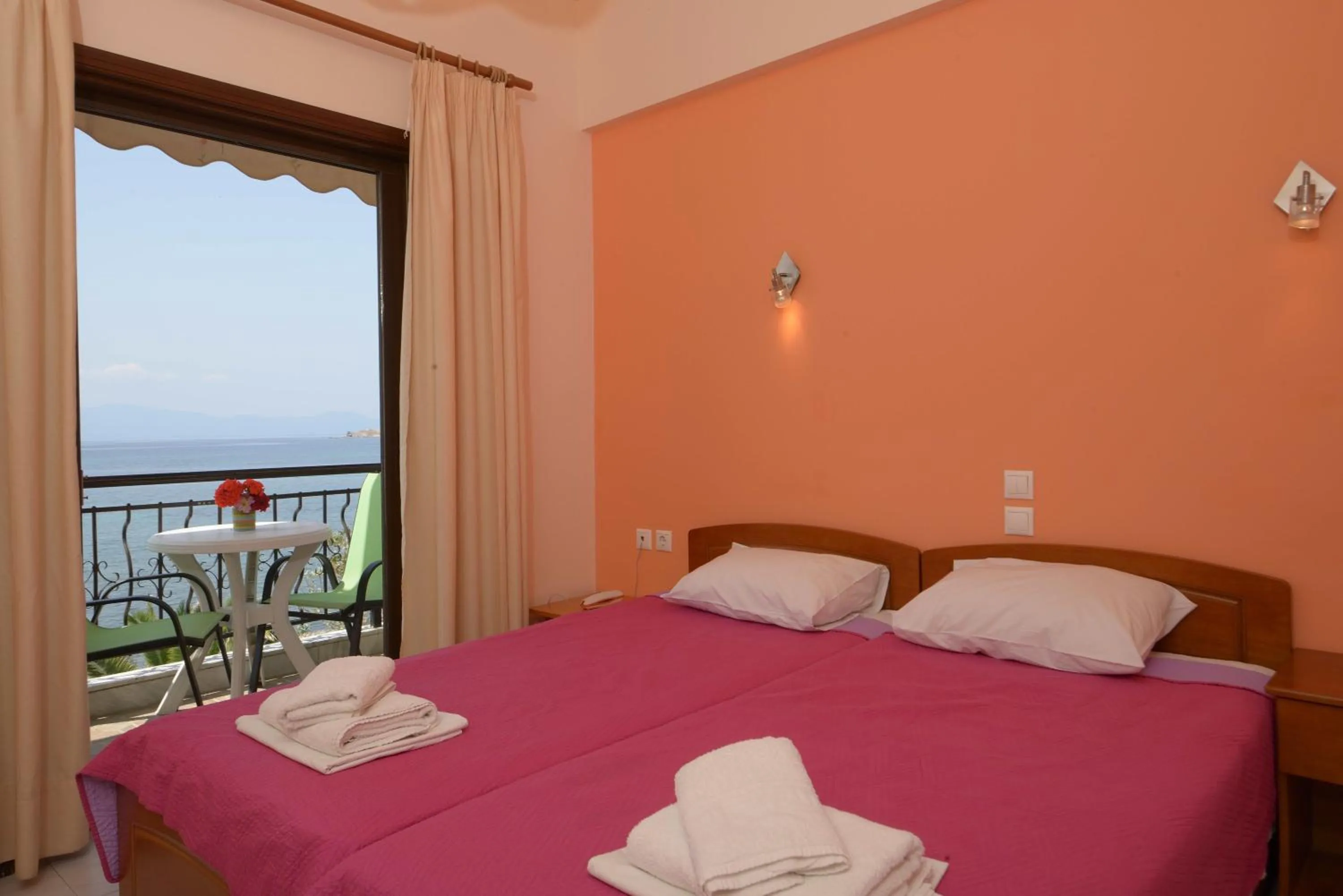 Bed in Hotel Akrogiali