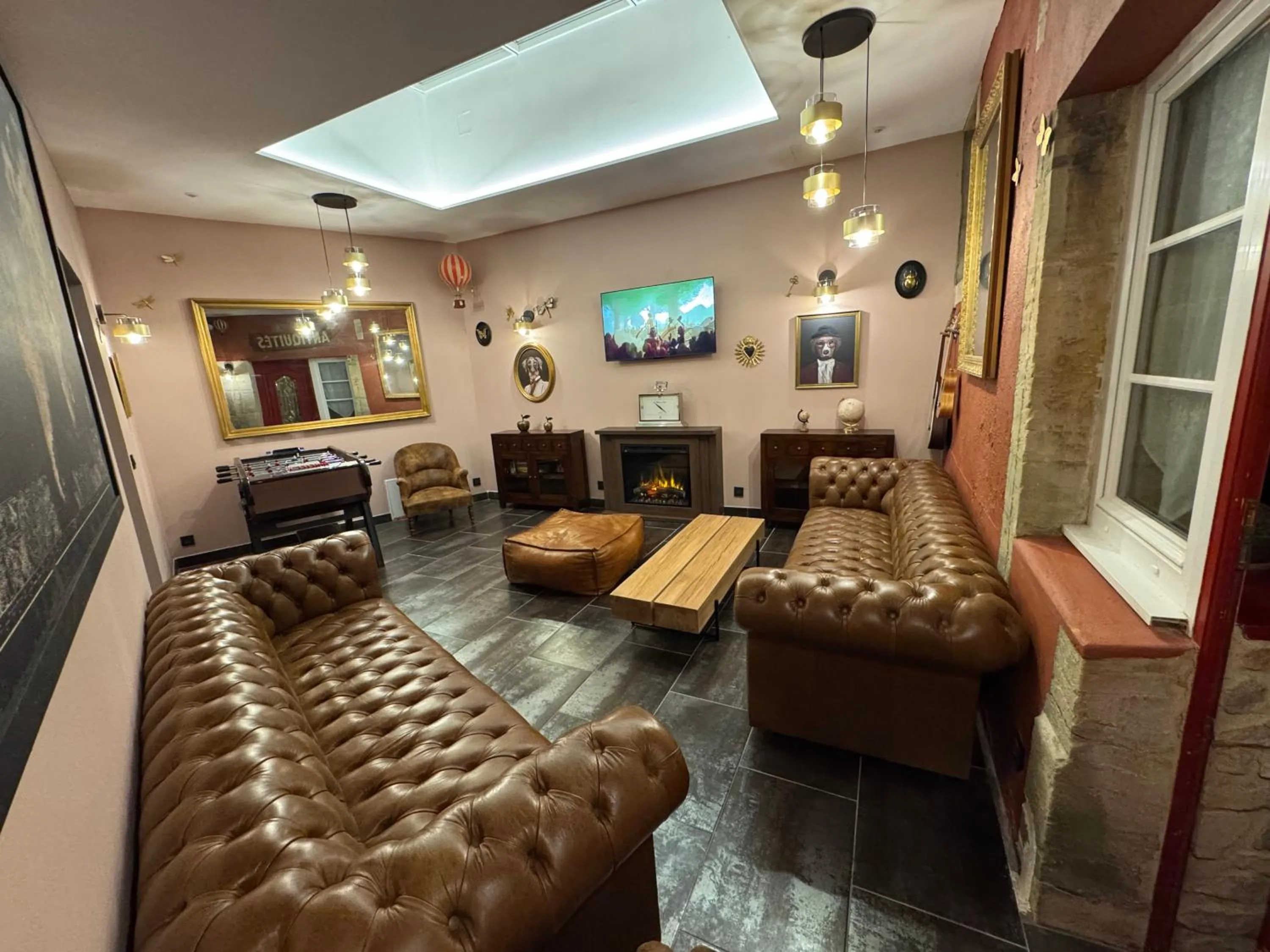 Communal lounge/ TV room in Aggarthi Bed and Breakfast