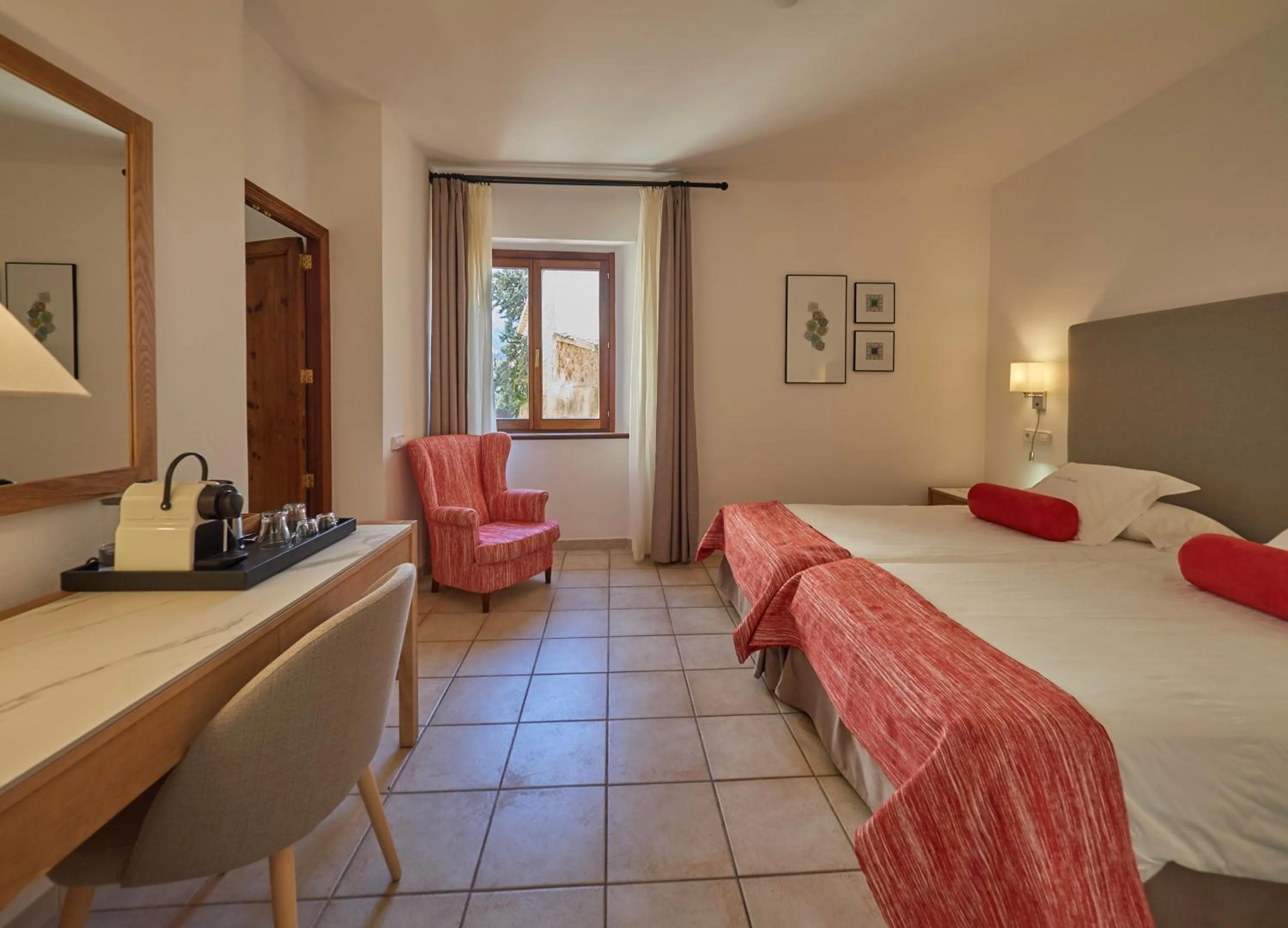 Bed in Hotel Ca'l Bisbe