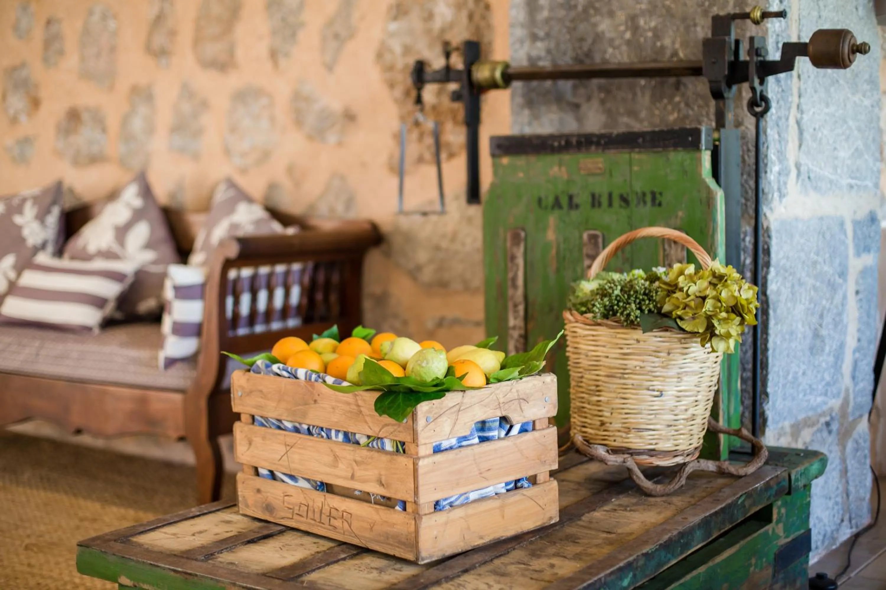 Lobby or reception, Bed in Hotel Ca'l Bisbe