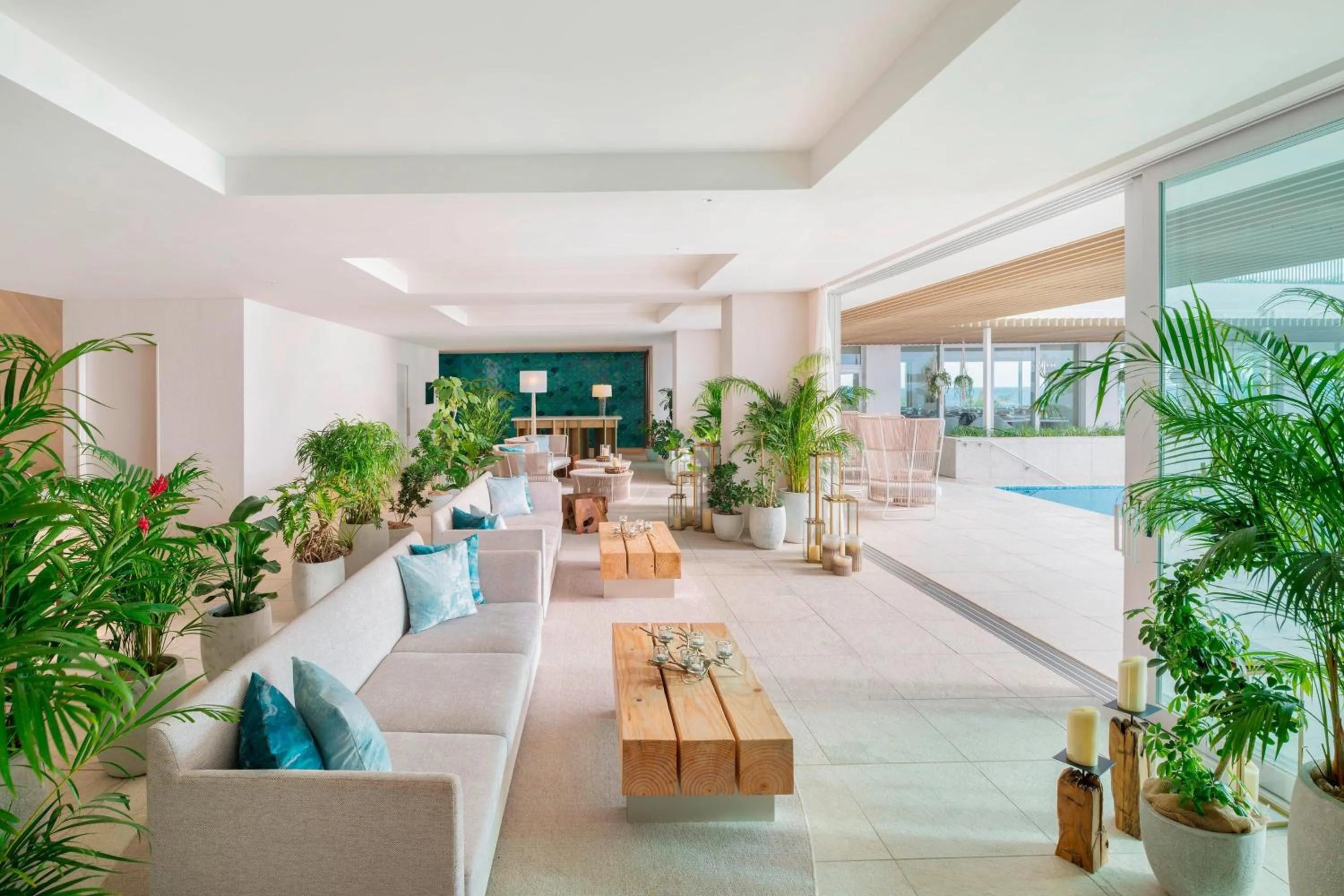 Lobby or reception in IRAPH SUI, a Luxury Collection Hotel, Miyako Okinawa