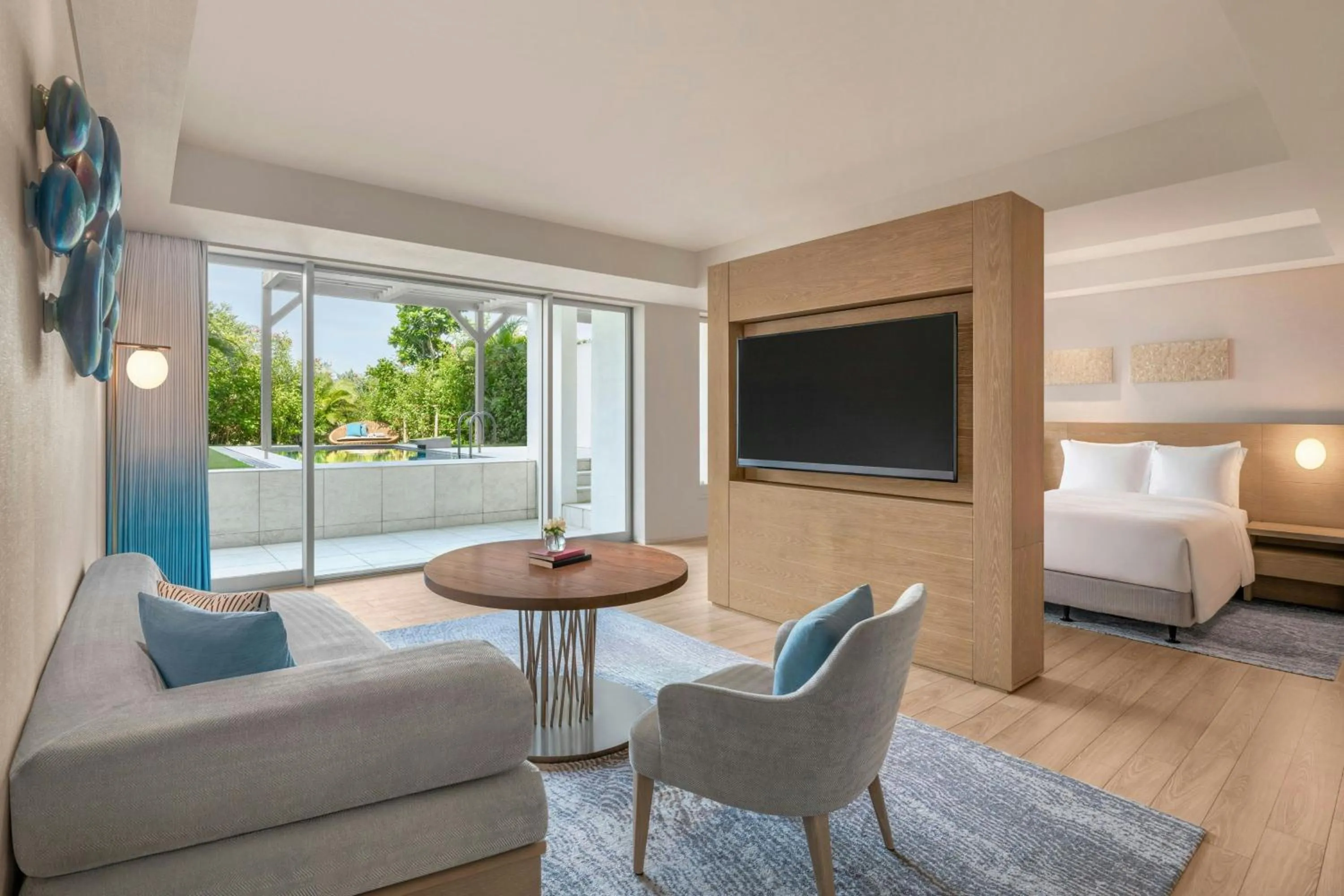 Living room, Bed in IRAPH SUI, a Luxury Collection Hotel, Miyako Okinawa