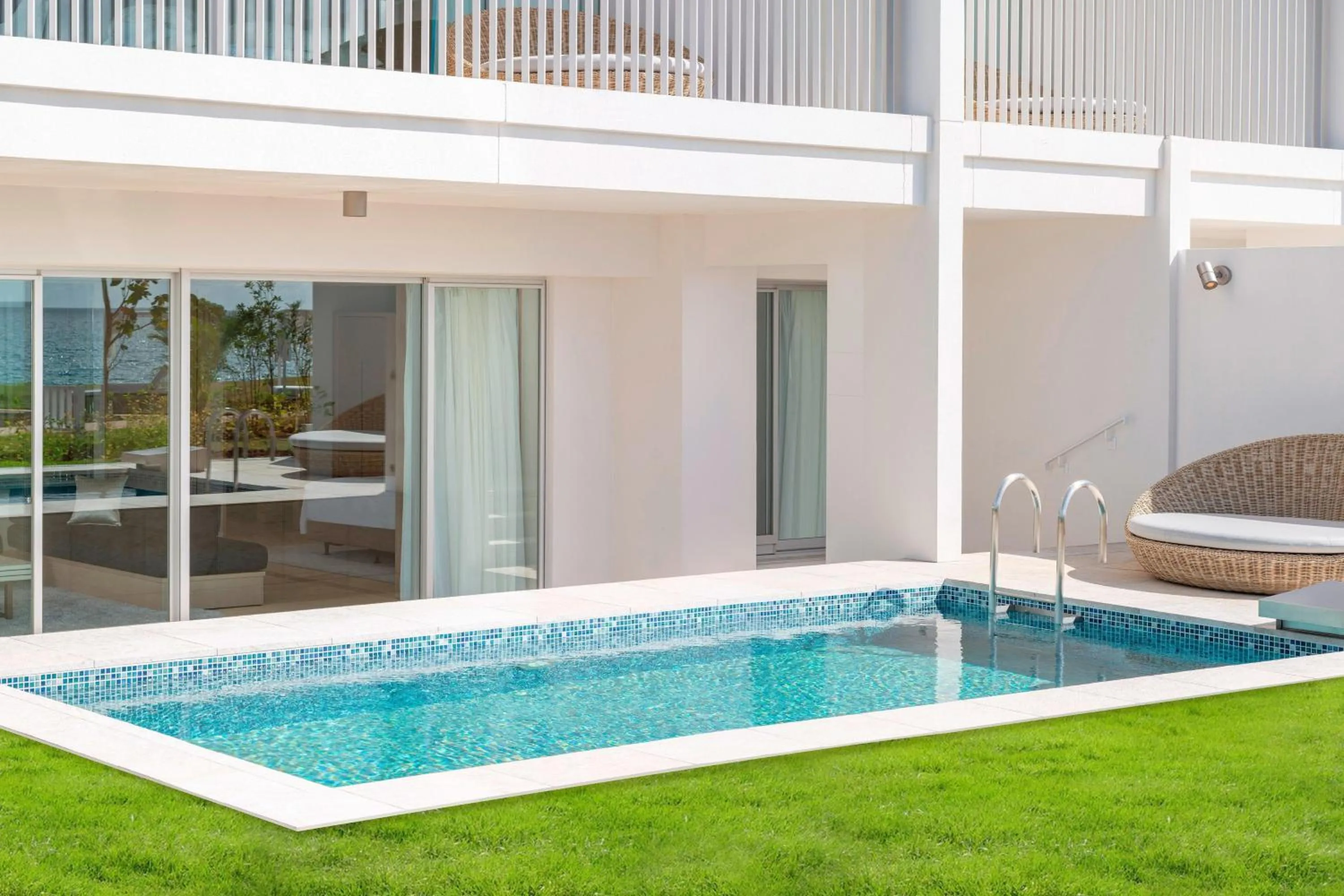 Swimming pool in IRAPH SUI, a Luxury Collection Hotel, Miyako Okinawa