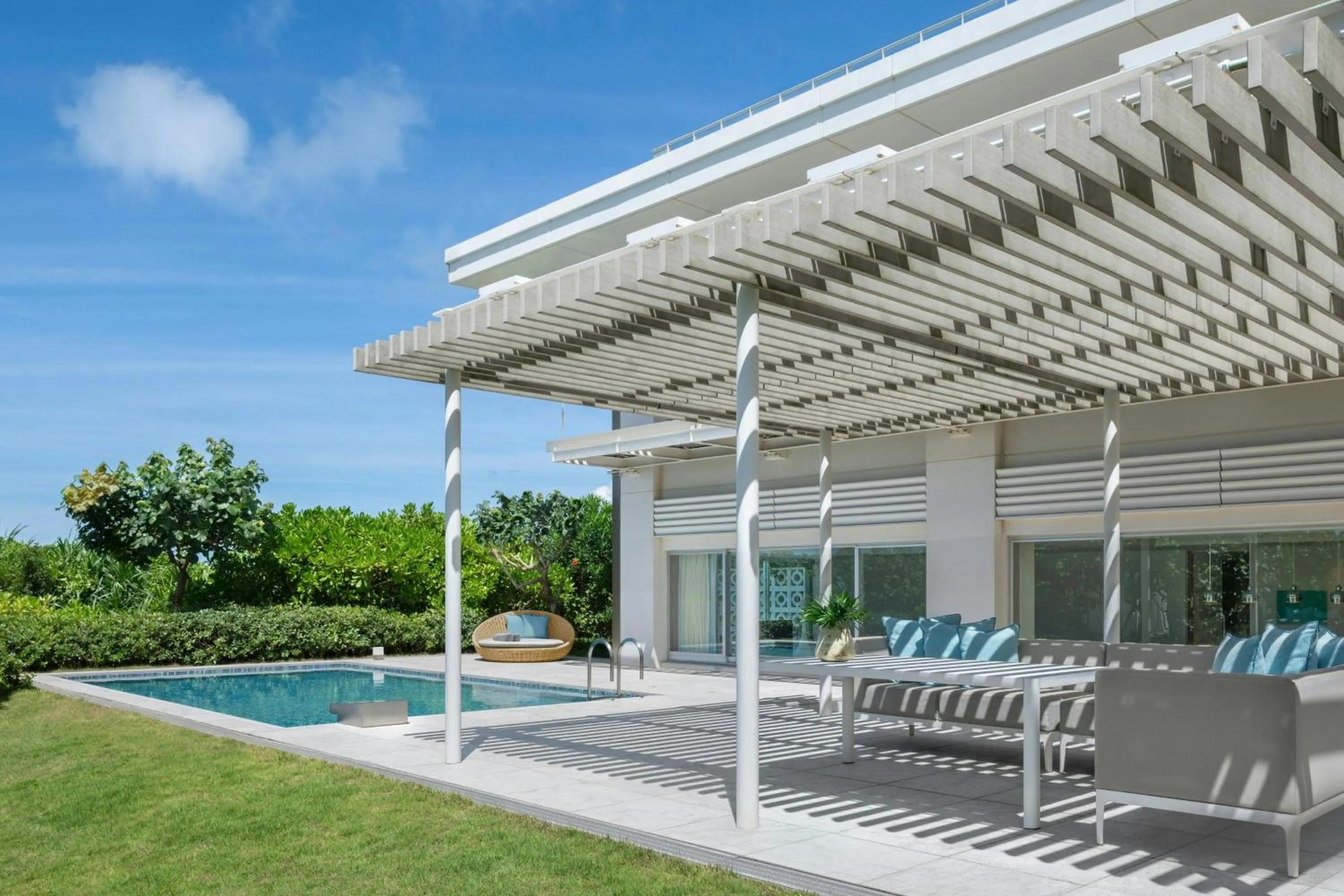 Photo of the whole room in IRAPH SUI, a Luxury Collection Hotel, Miyako Okinawa