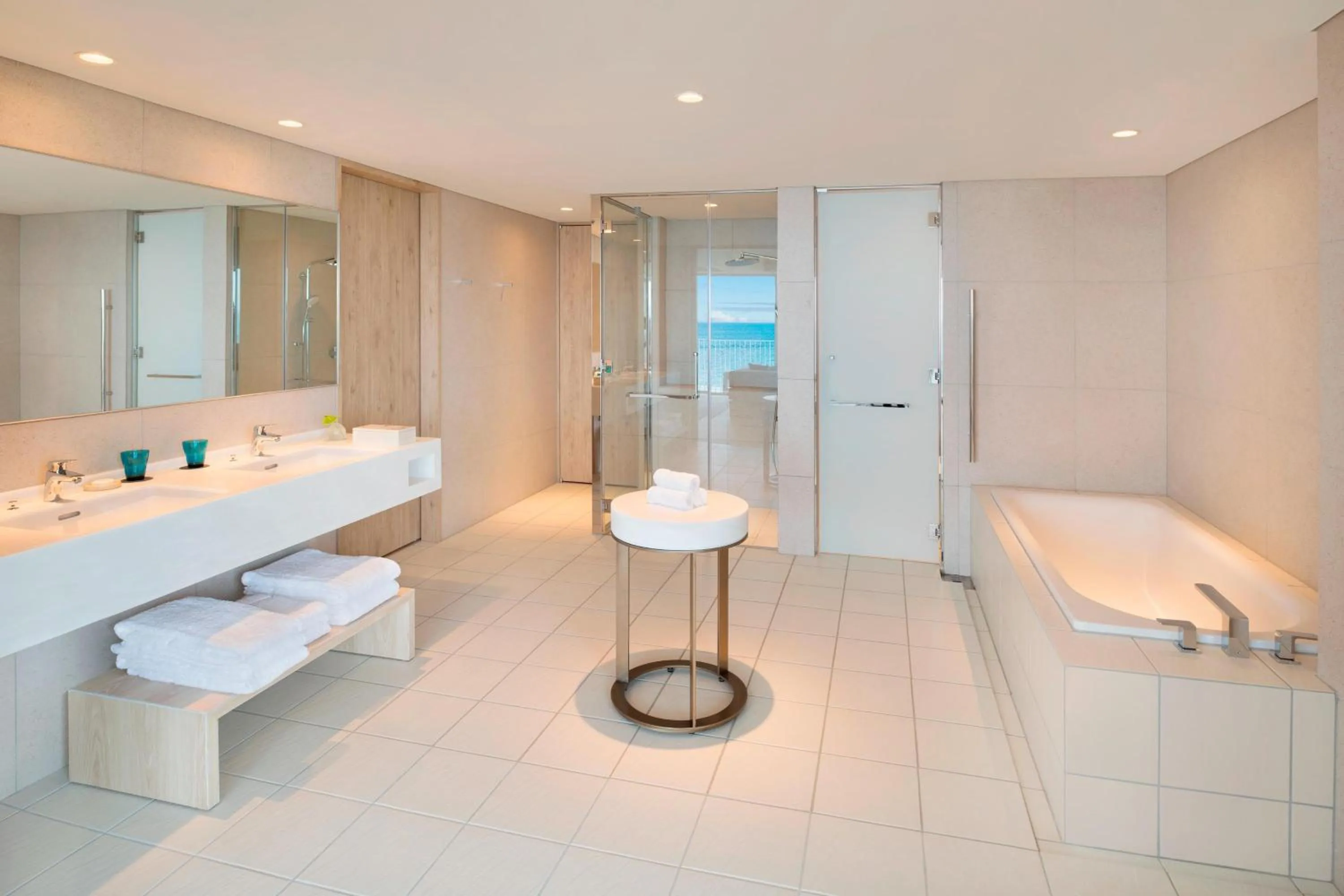 Bathroom in IRAPH SUI, a Luxury Collection Hotel, Miyako Okinawa