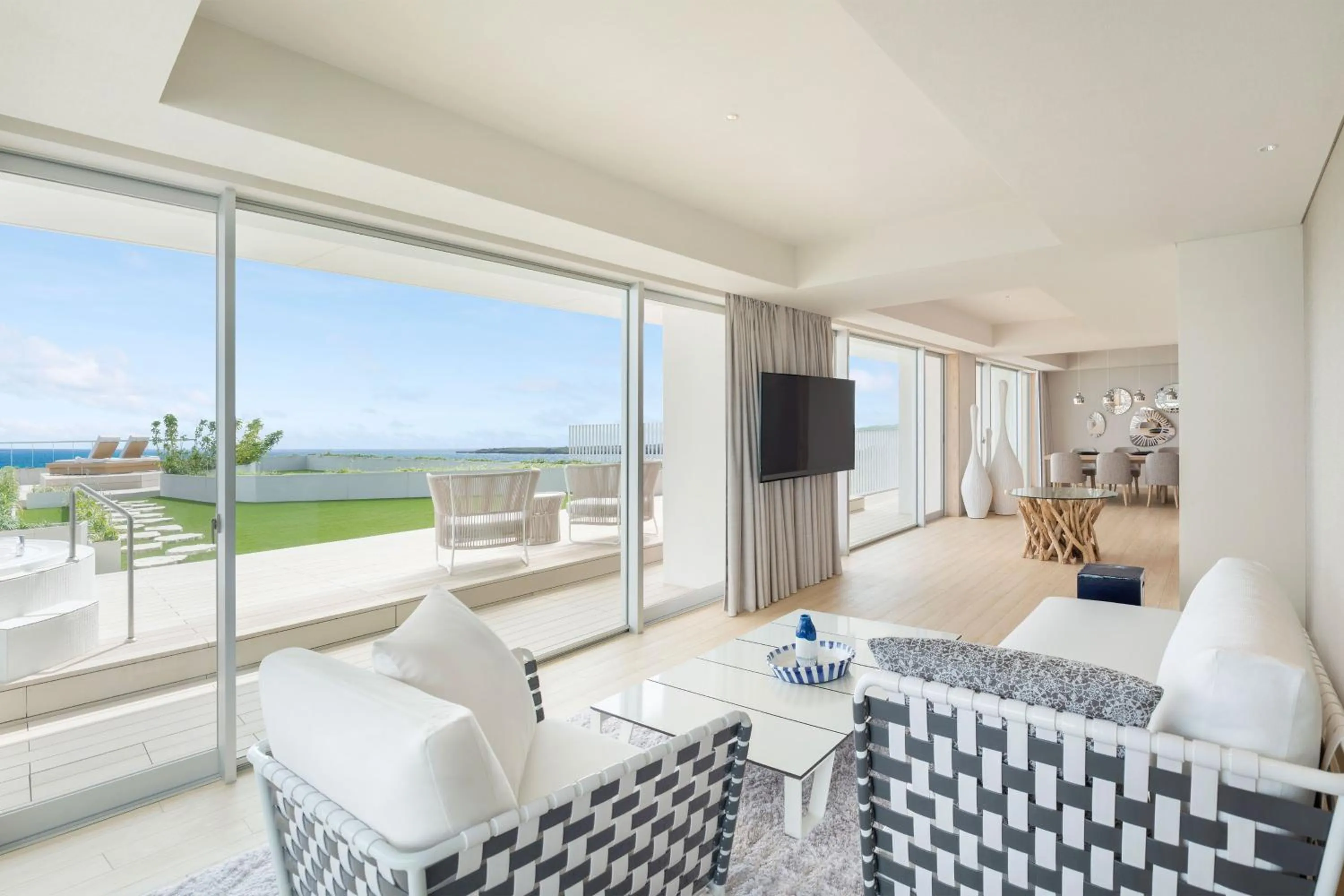 Photo of the whole room in IRAPH SUI, a Luxury Collection Hotel, Miyako Okinawa