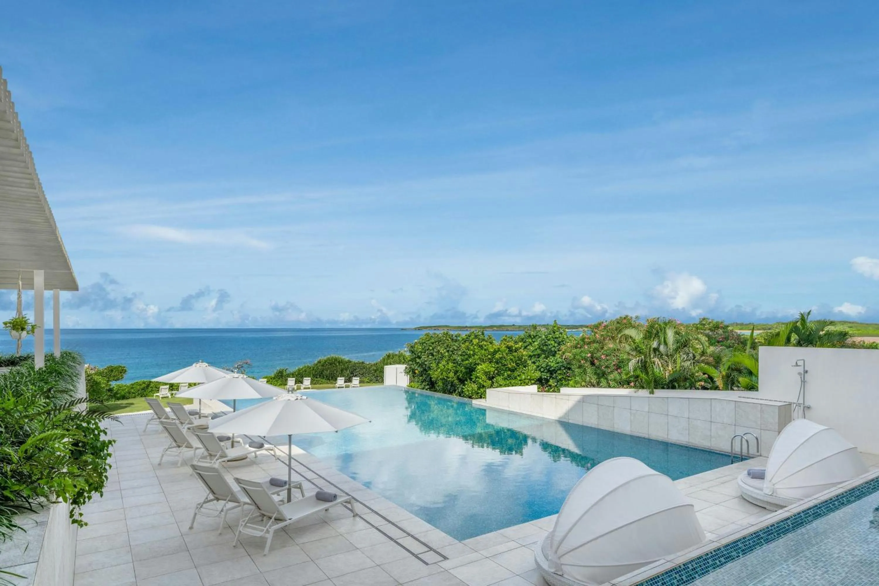Swimming pool in IRAPH SUI, a Luxury Collection Hotel, Miyako Okinawa