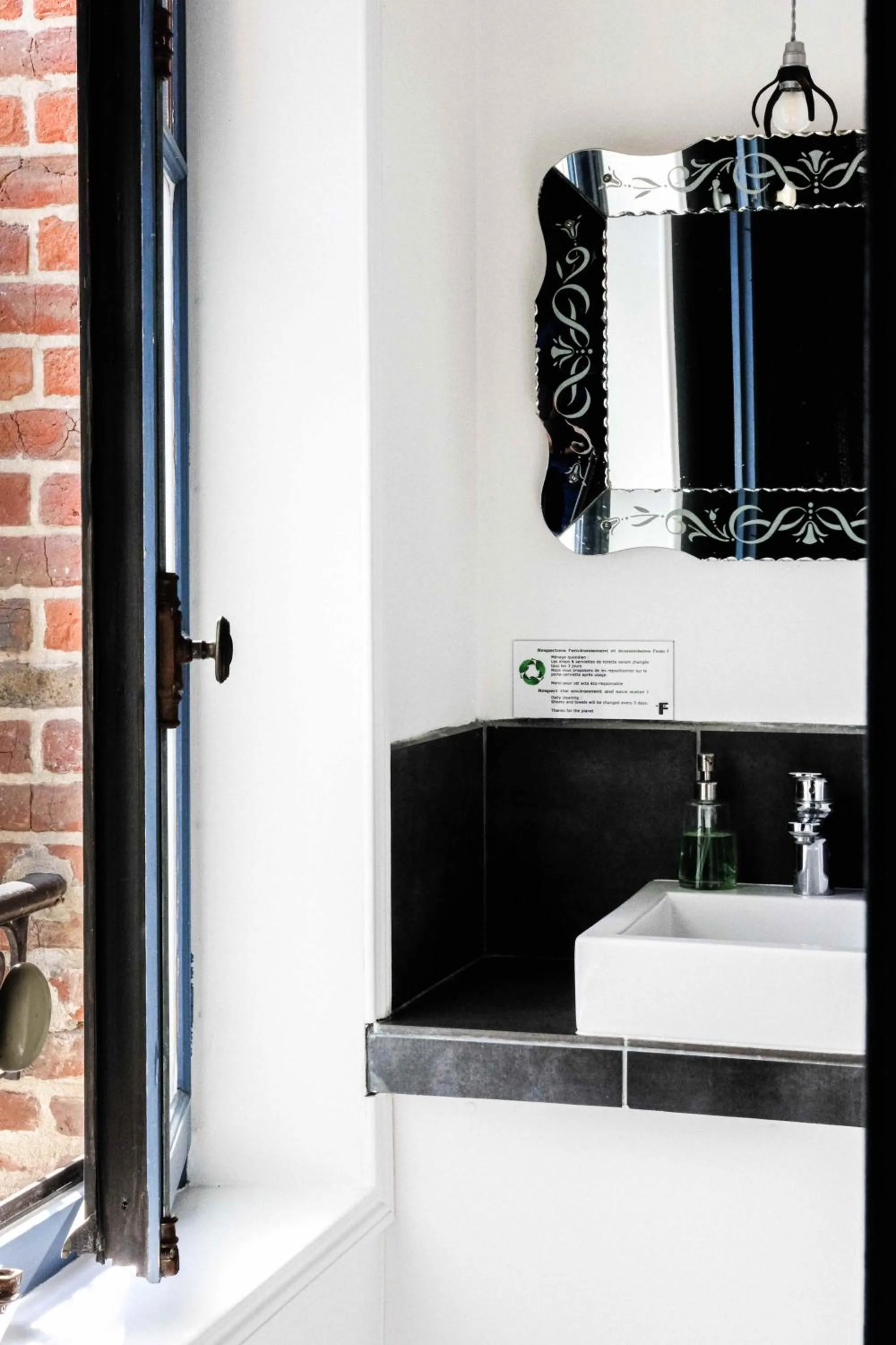 La Femme d'à Côté