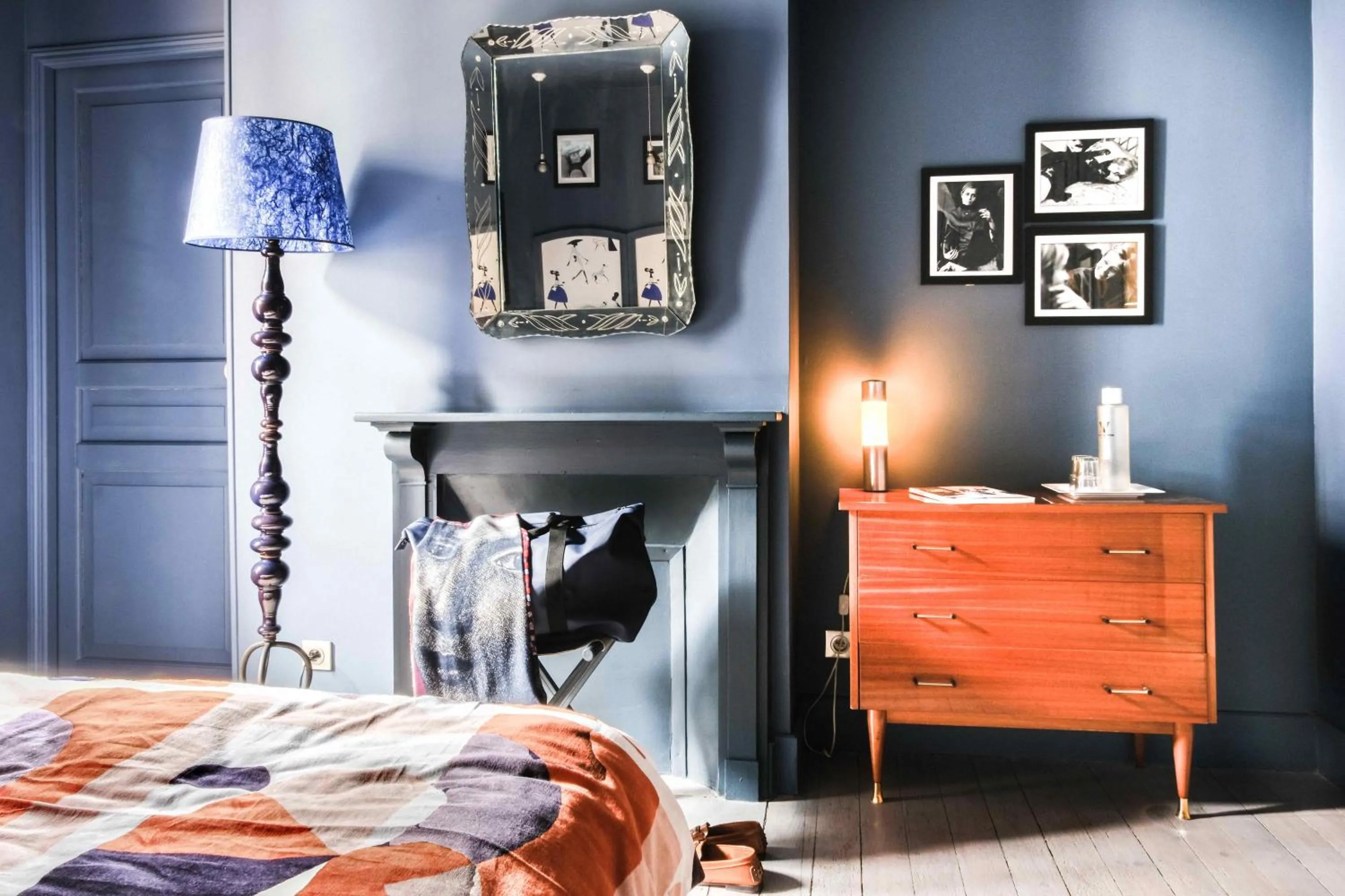 Bed in La Femme d'à Côté