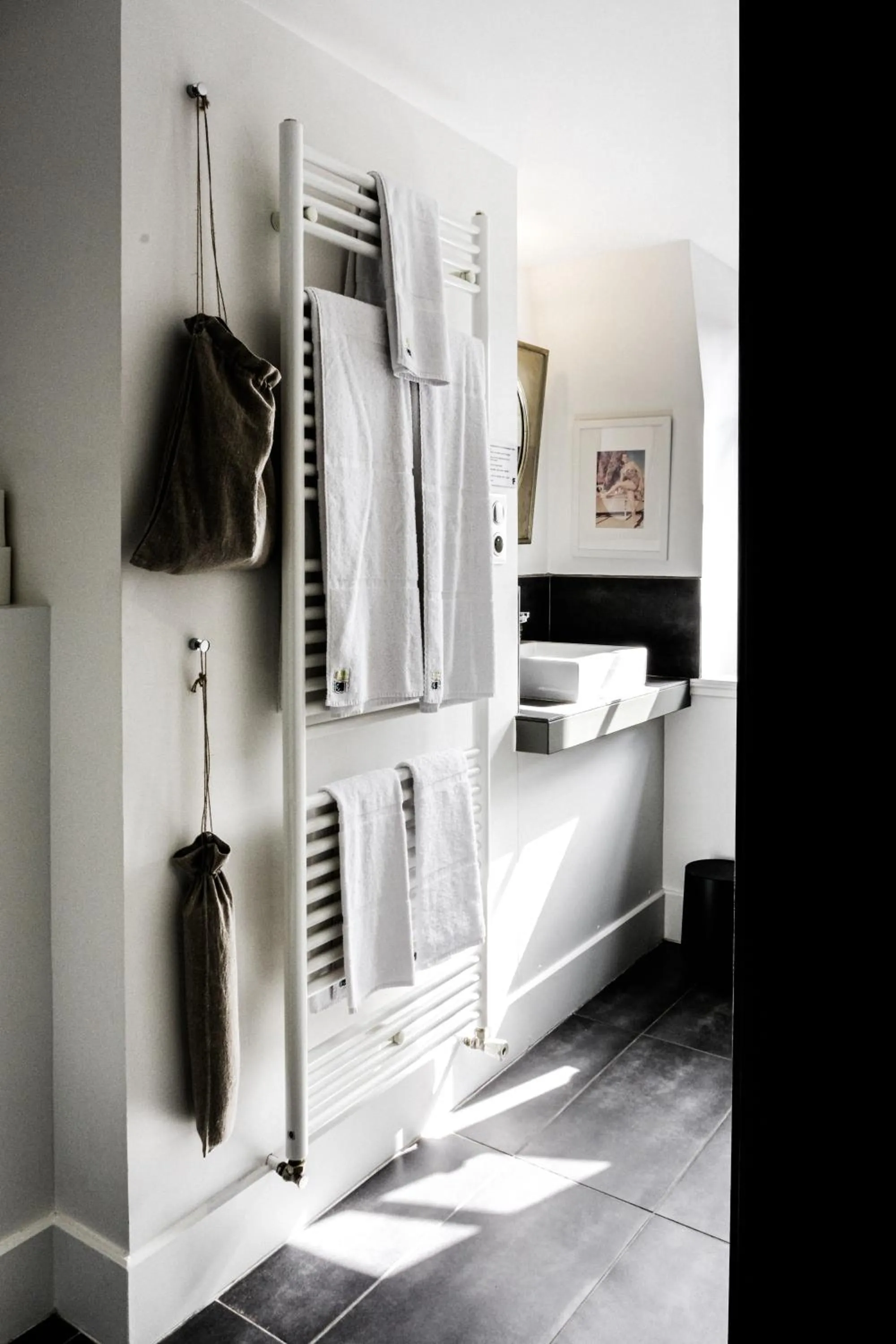 Bed in La Femme d'à Côté