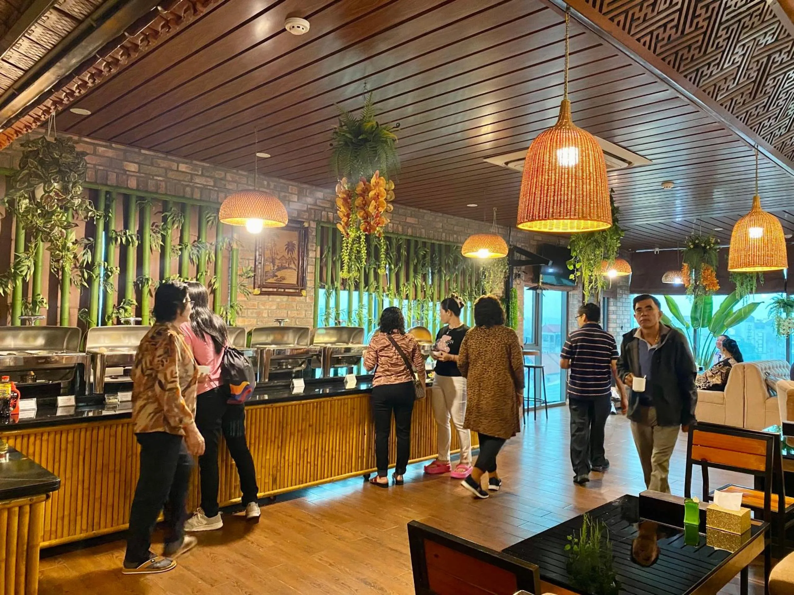 Restaurant/places to eat in Kawasaki Noi Bai Airport Hotel