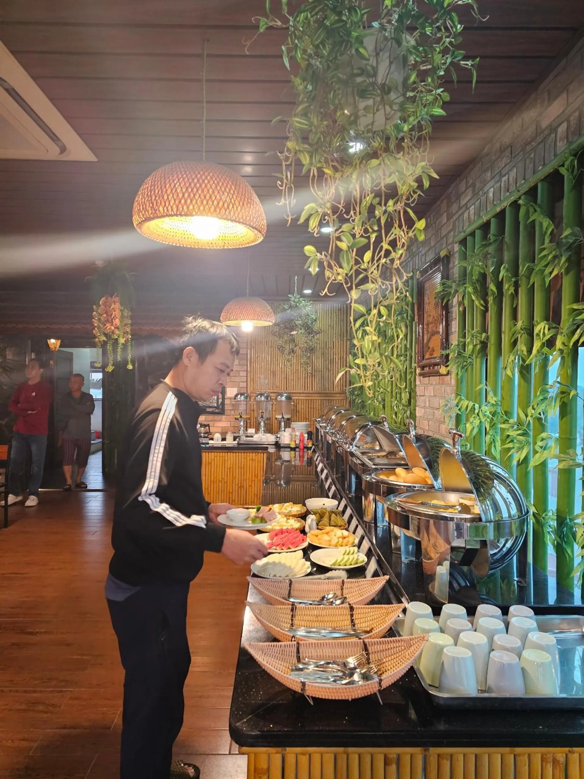 Restaurant/places to eat in Kawasaki Noi Bai Airport Hotel