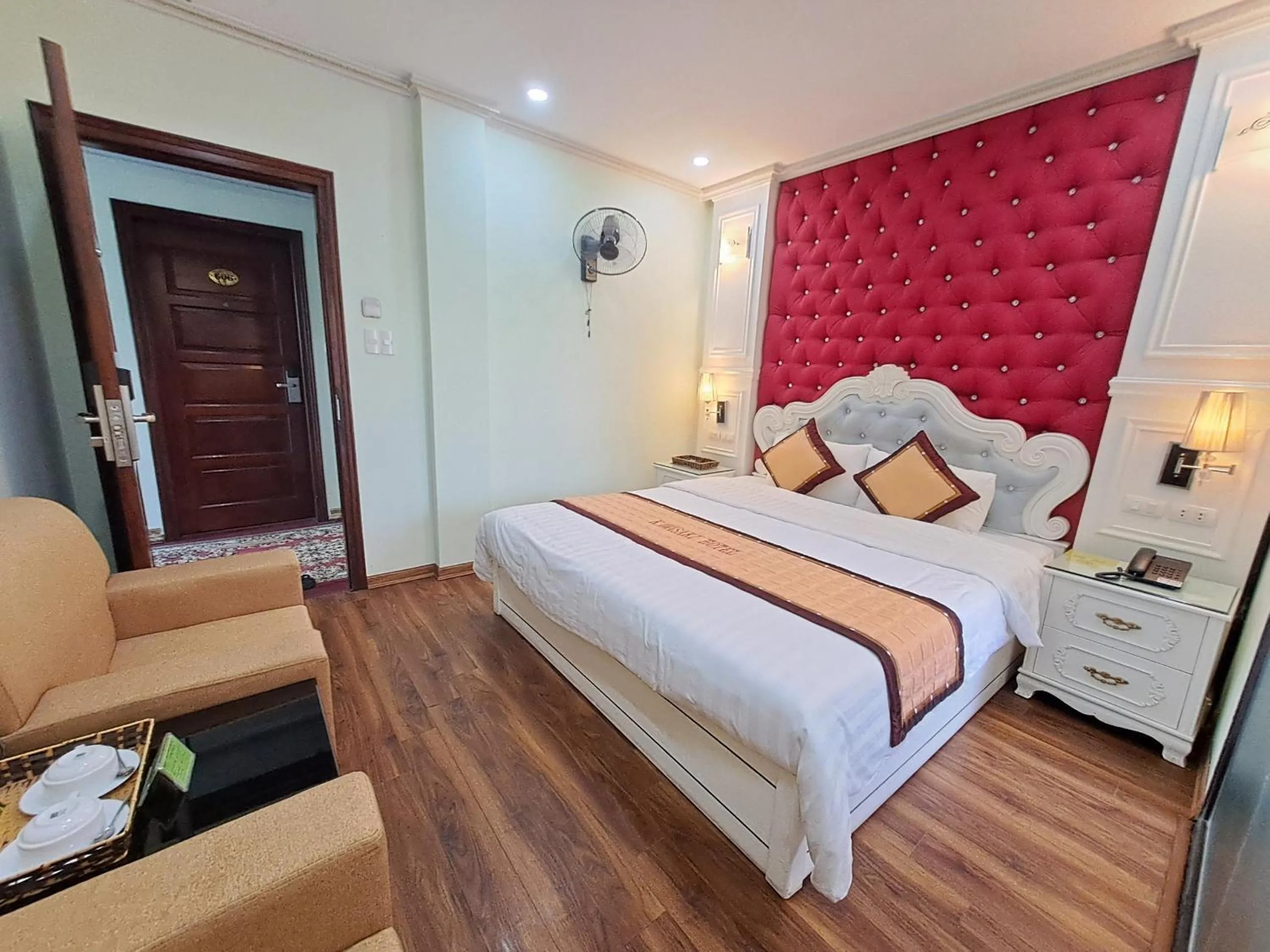 Photo of the whole room, Bed in Kawasaki Noi Bai Airport Hotel