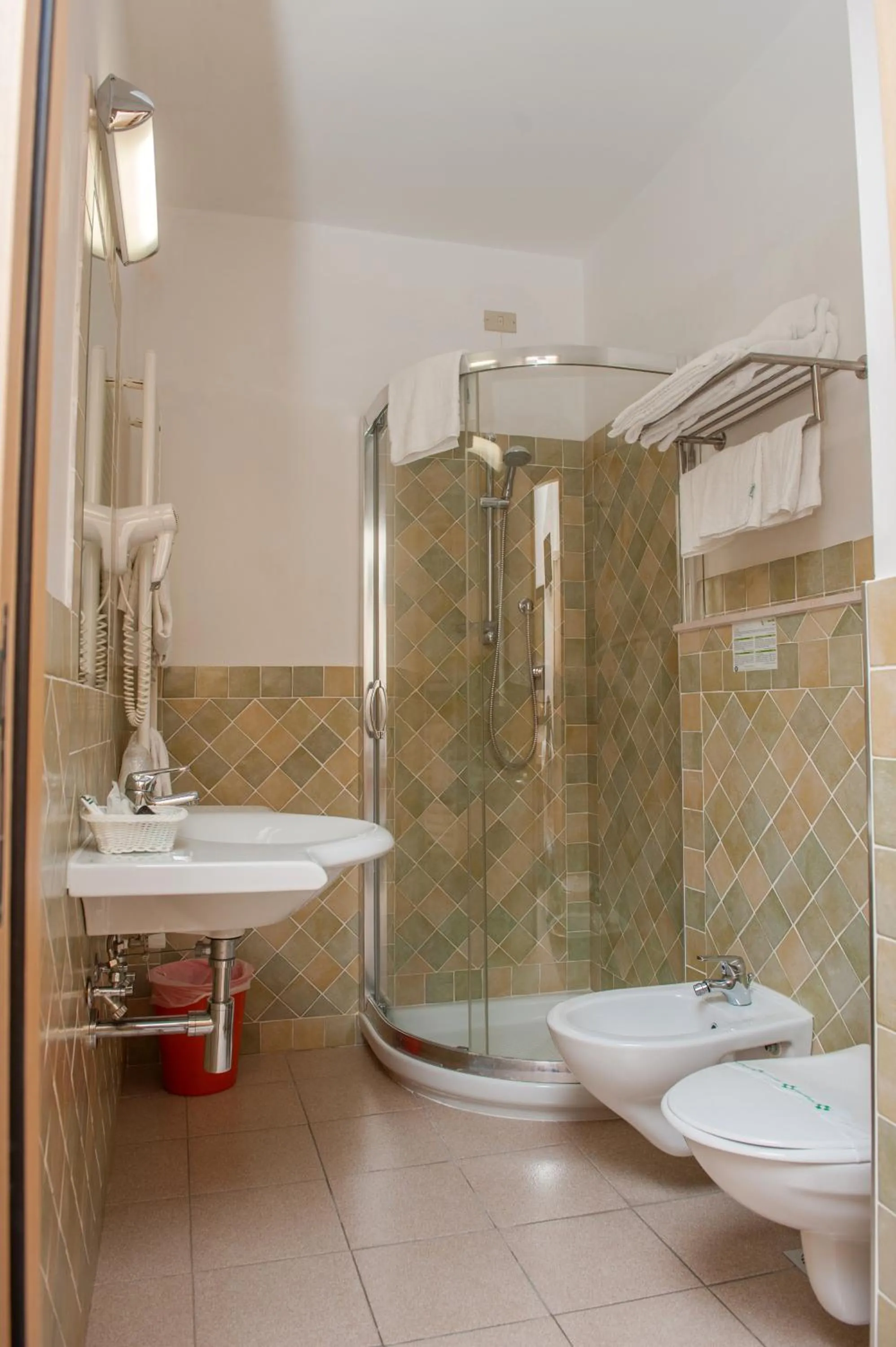 Shower in Hotel Cristalda