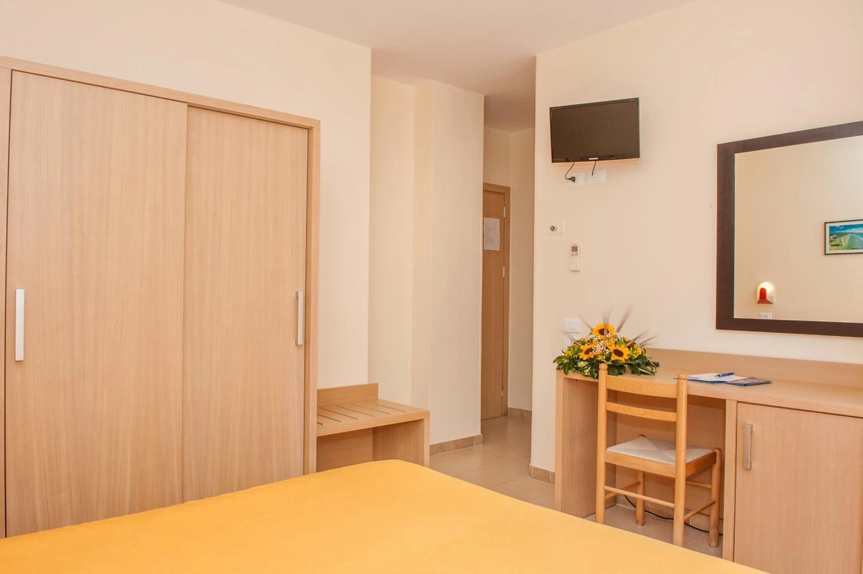 Photo of the whole room, Bed in Hotel Cristalda