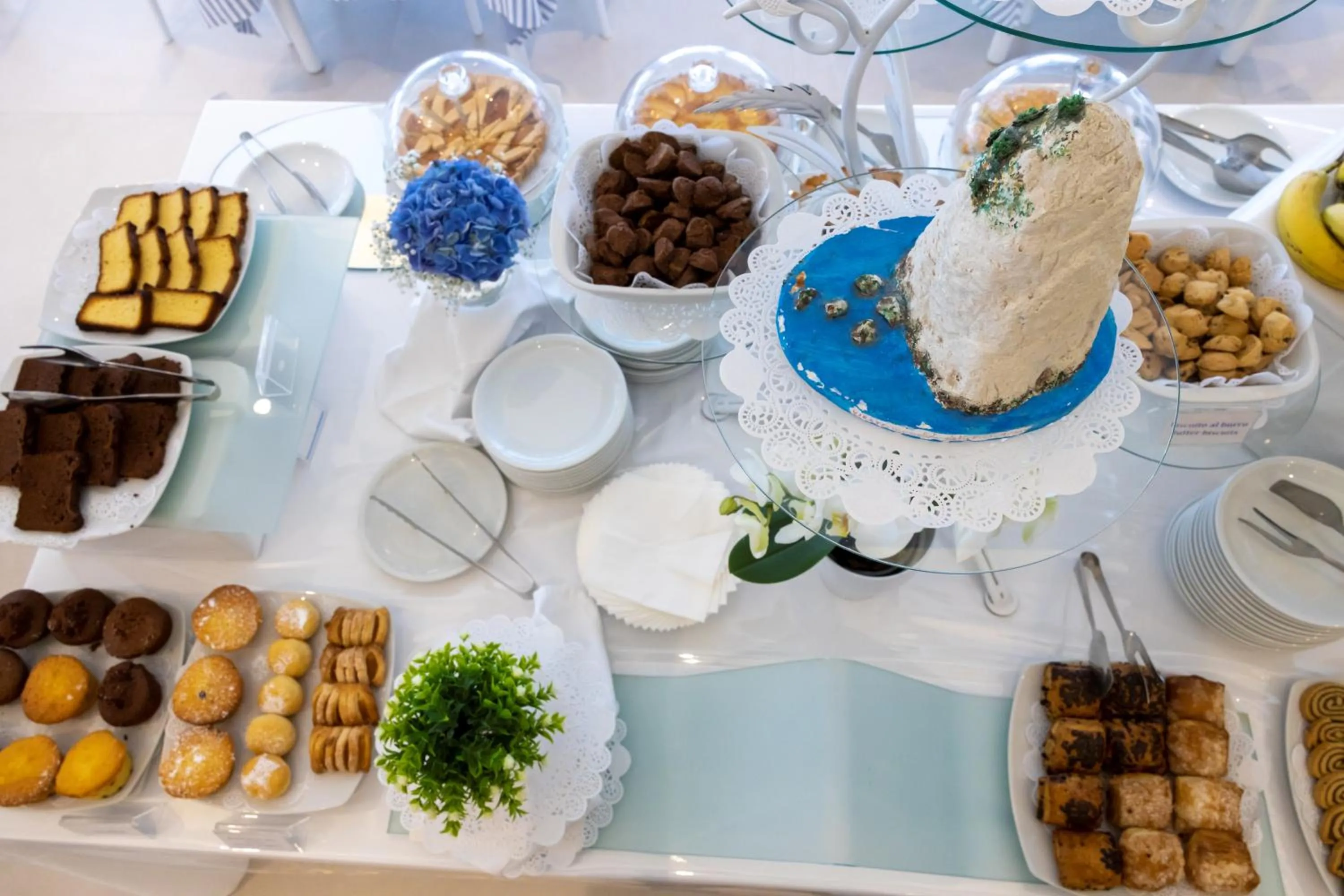 Restaurant/places to eat in Hotel Cristalda