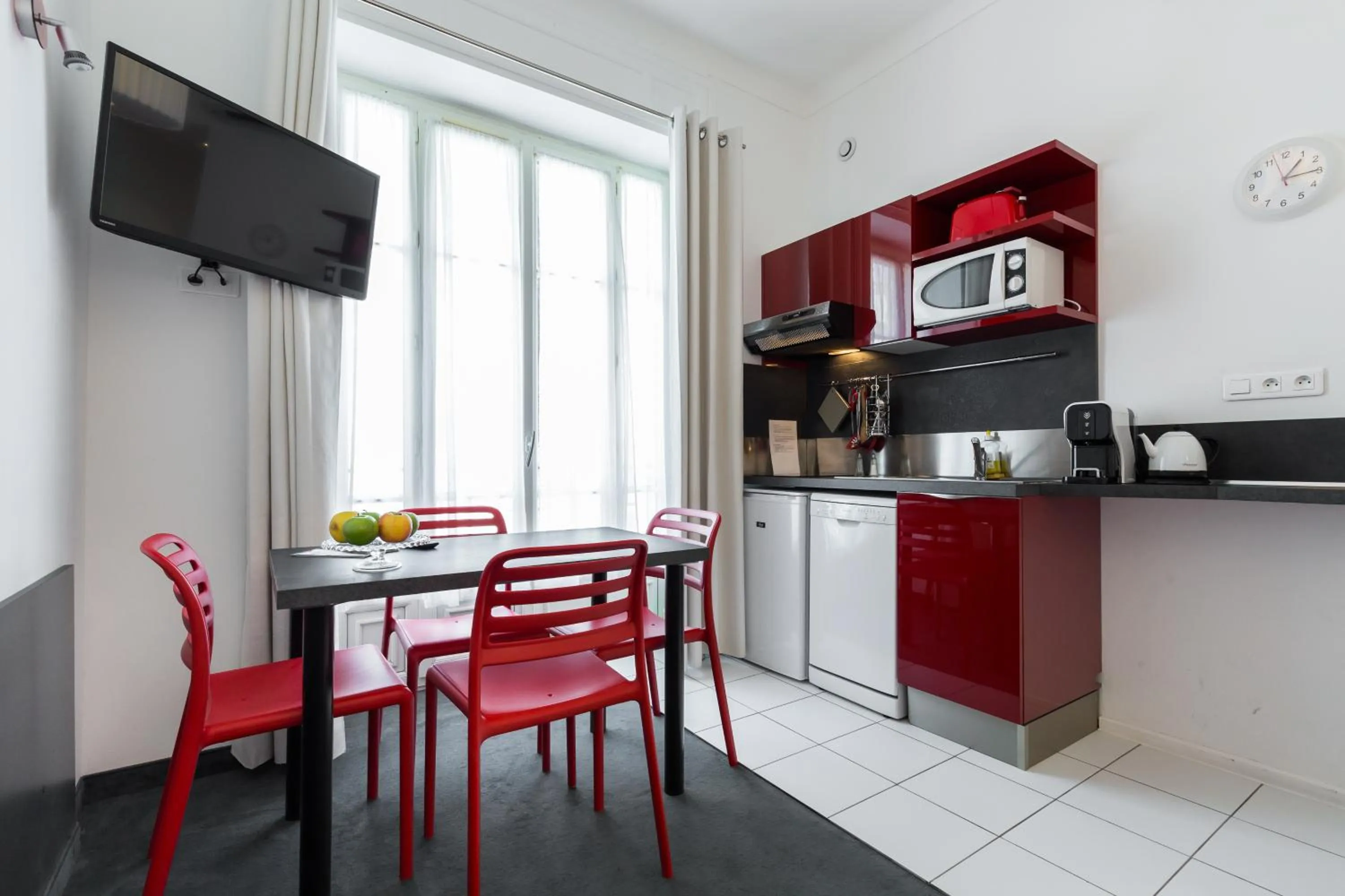 Coffee/tea facilities in Nice Appart