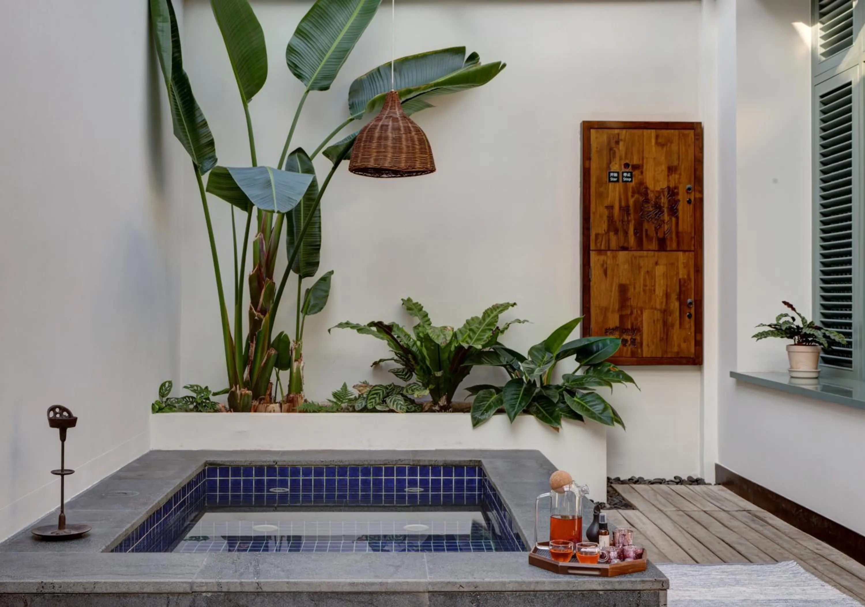 Hot Tub in Vangen Hotel