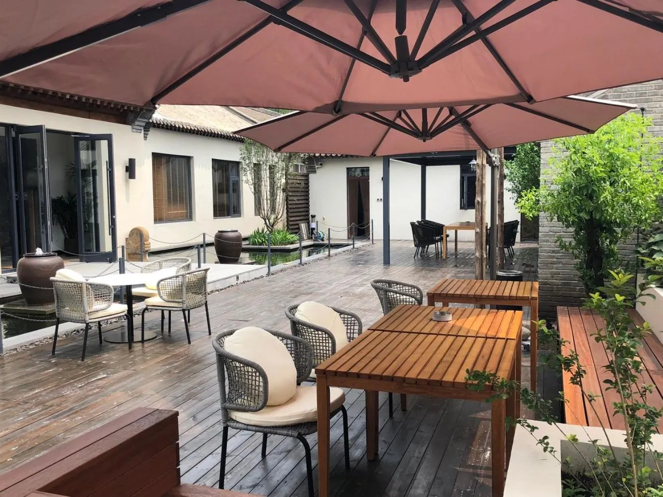 Restaurant/places to eat in Vangen Hotel