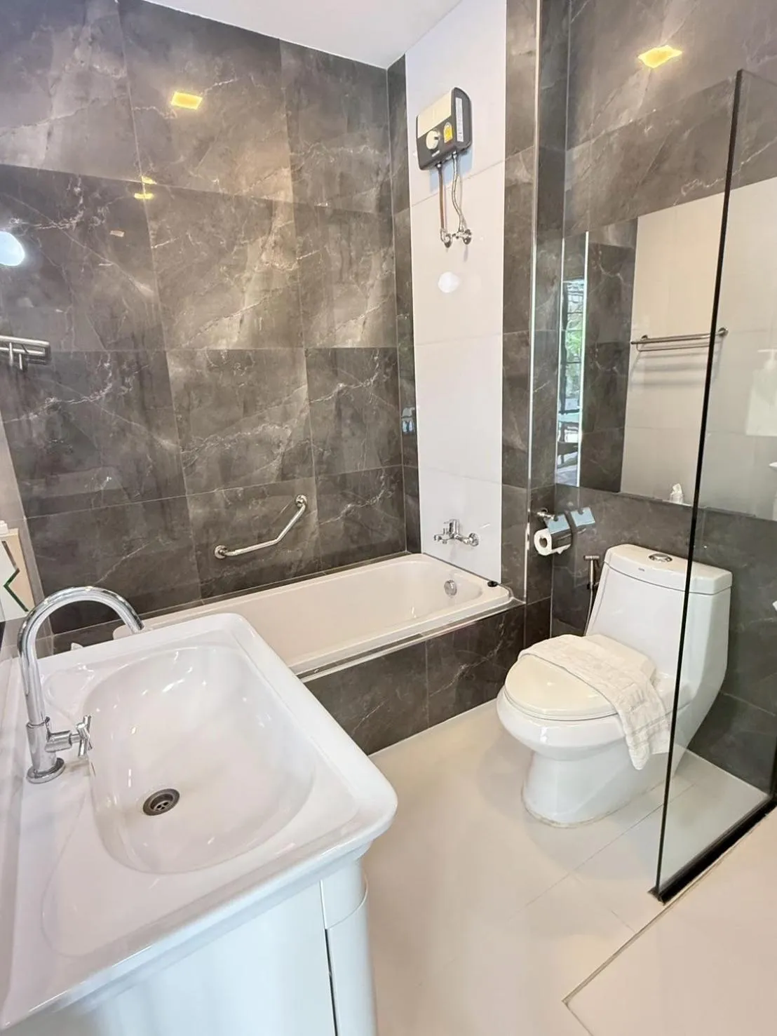 Hot Tub in La Riva Boutique Hotel