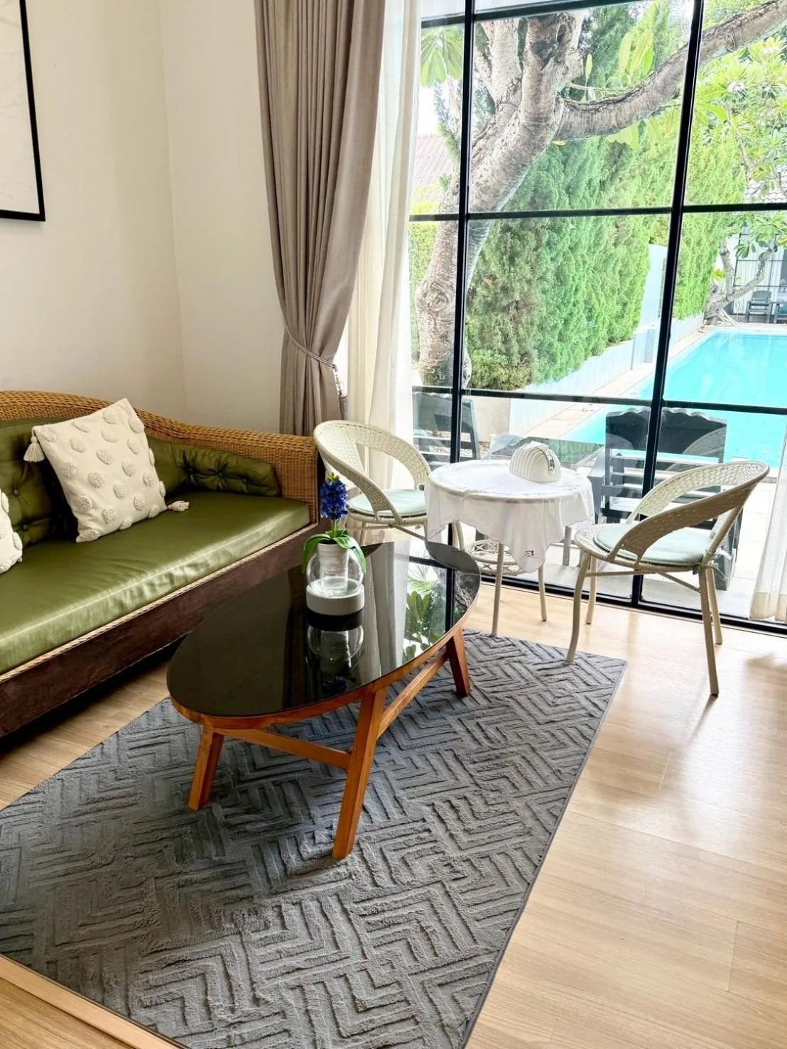 Living room in La Riva Boutique Hotel